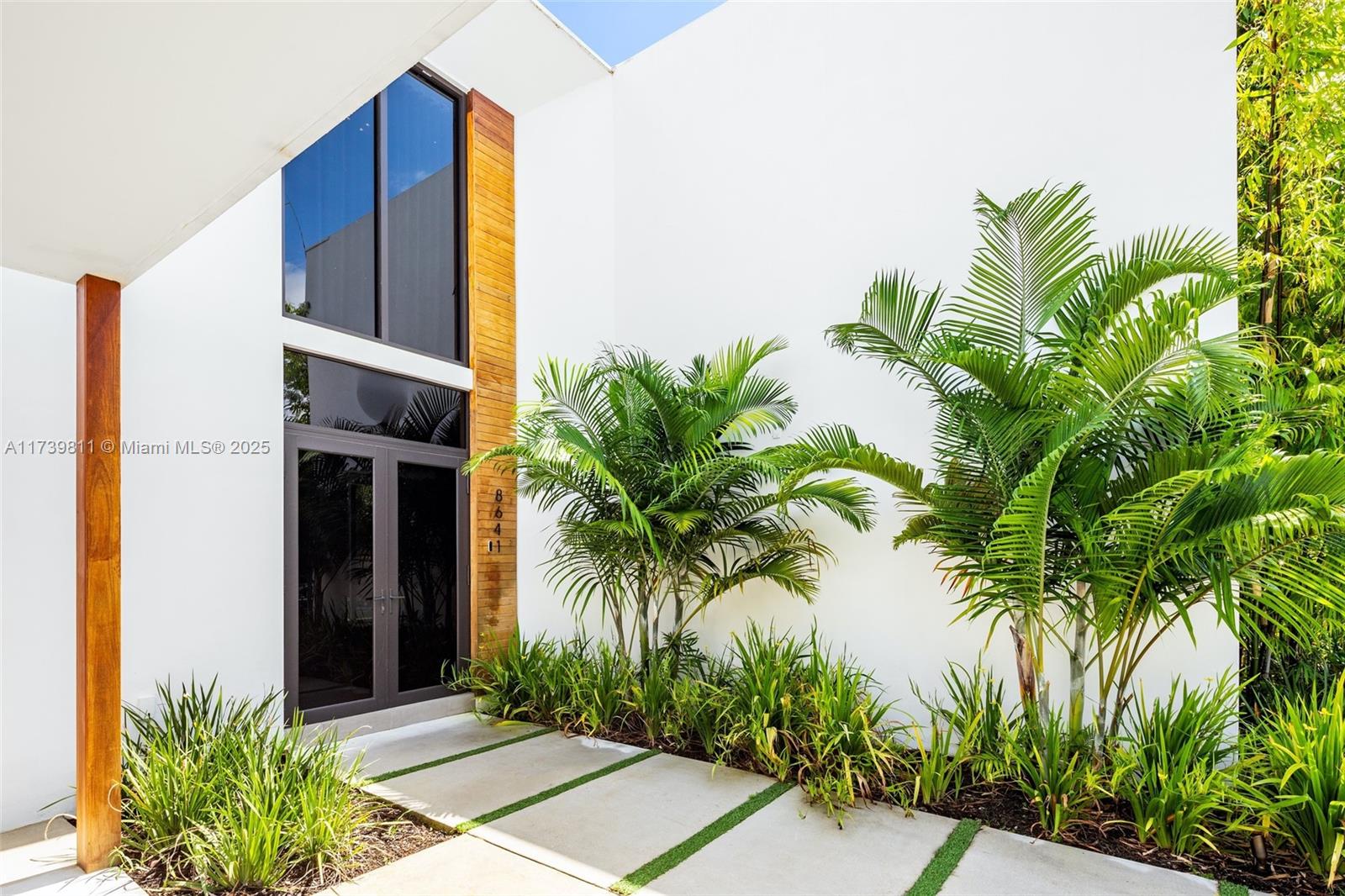8600 EAST DIXIE - Residential