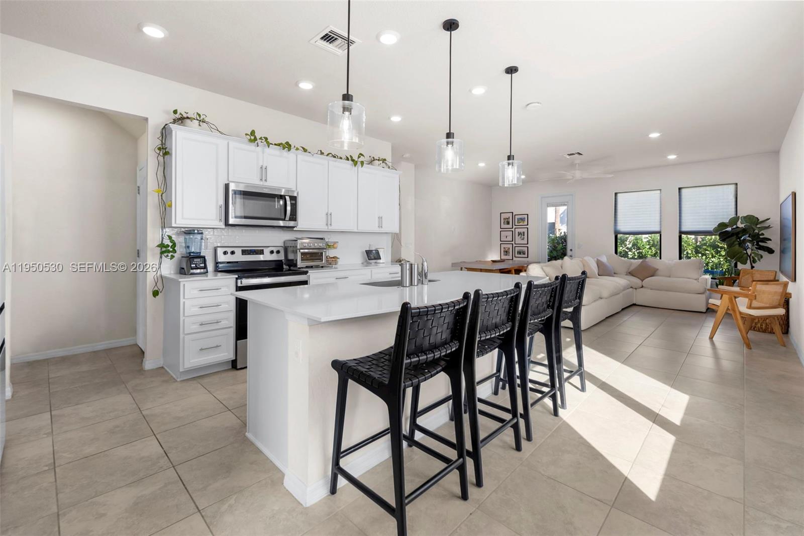 2121 S Appleton Cir S