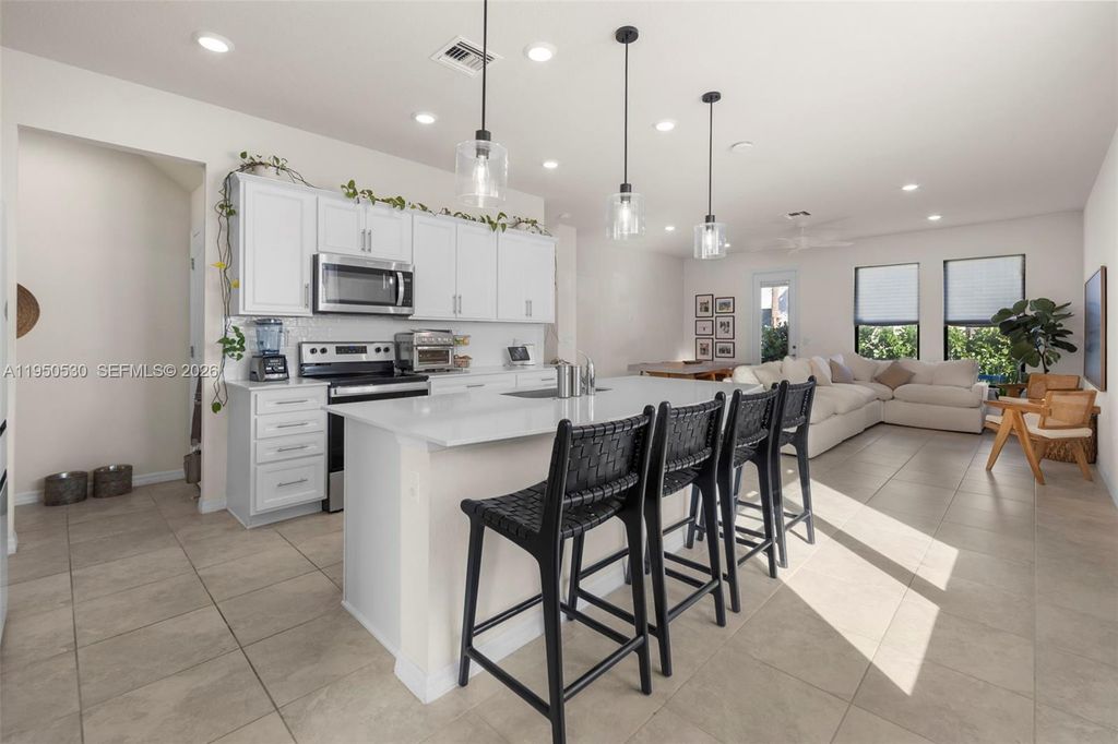 Photo of 2121 S Appleton Cir S, Oakland Park, FL 33309 (MLS # A11950530)