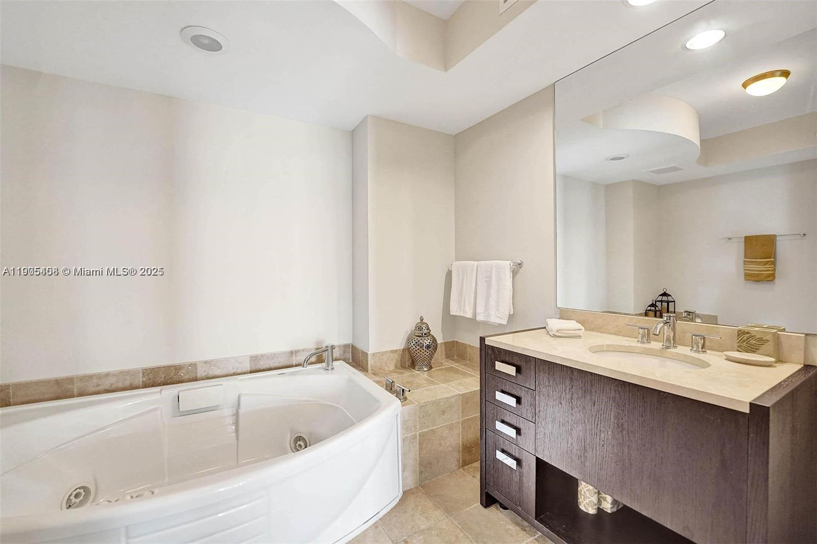 TRUMP ROYALE CONDO - Residential Lease