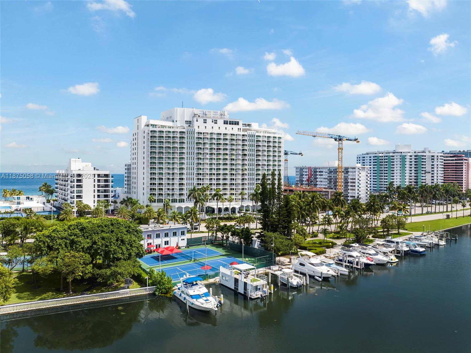 5401 Collins Ave 1231