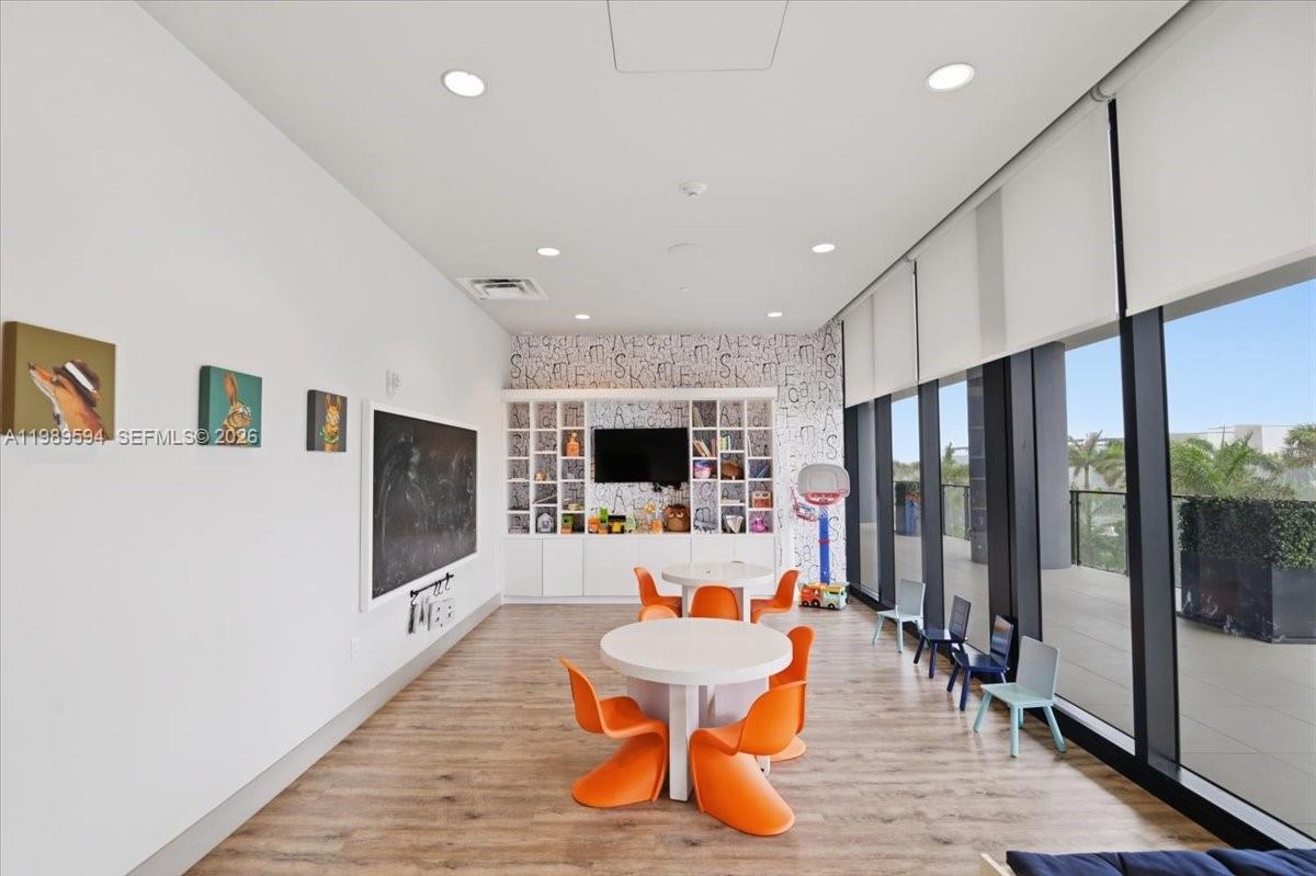 5252 PASEO CONDO - Residential