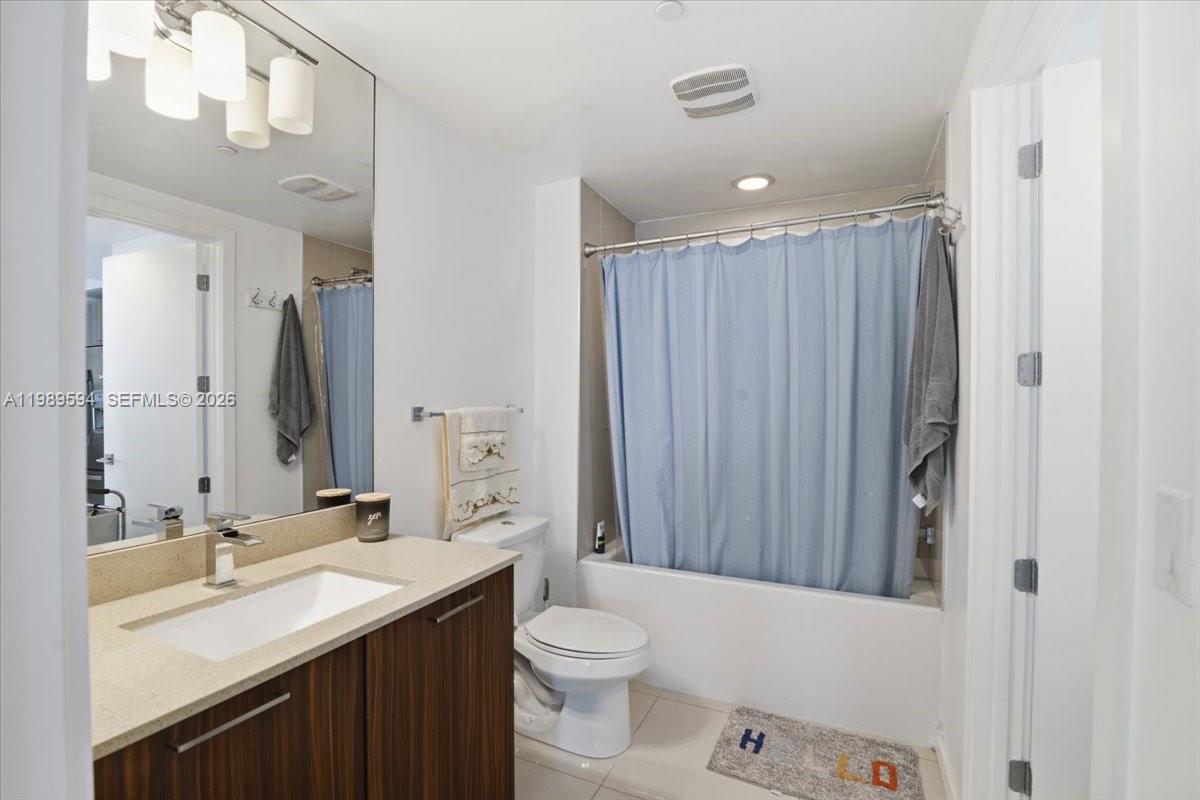 5252 PASEO CONDO - Residential