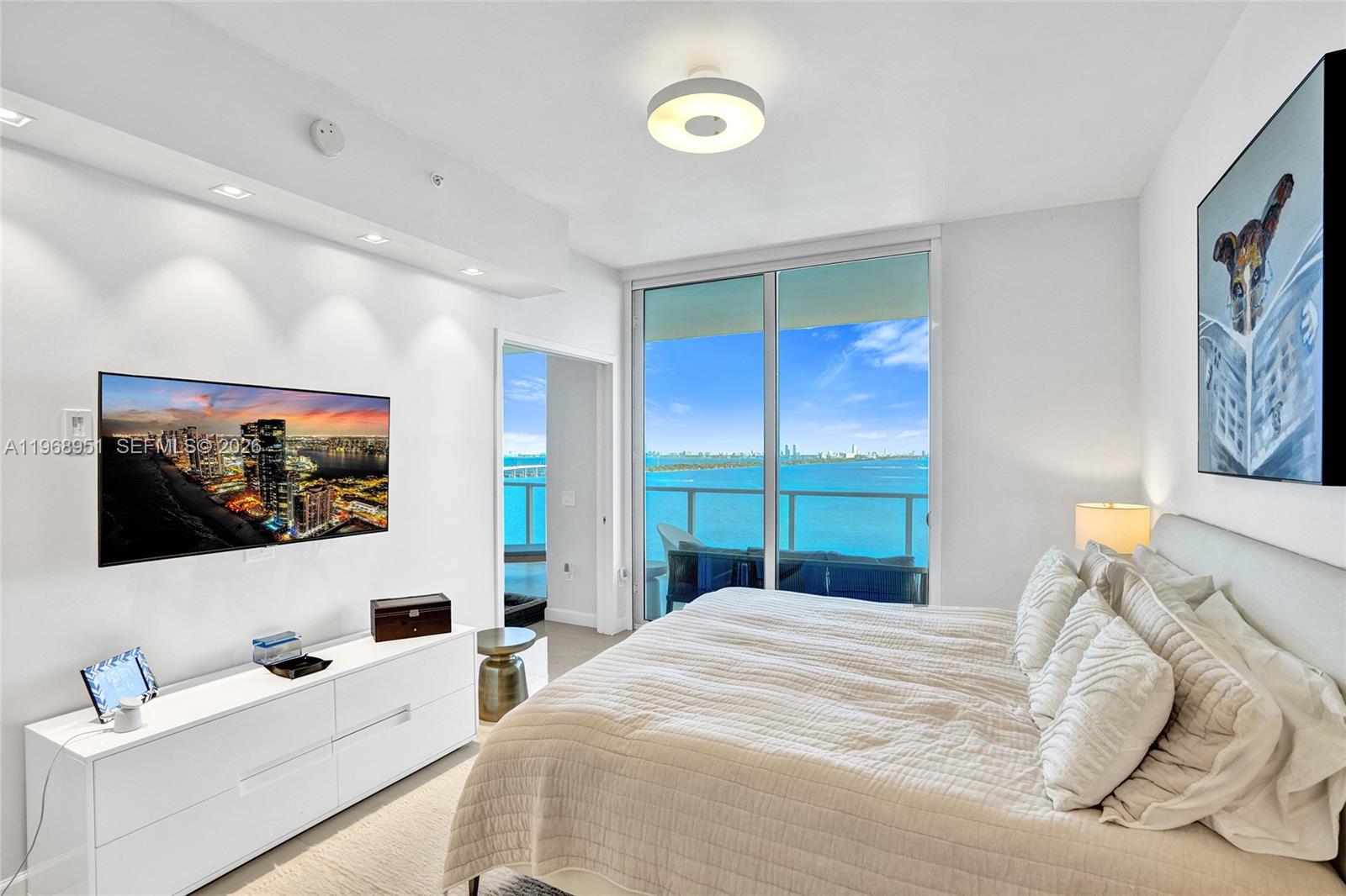 THE CRIMSON CONDO - Residential Lease