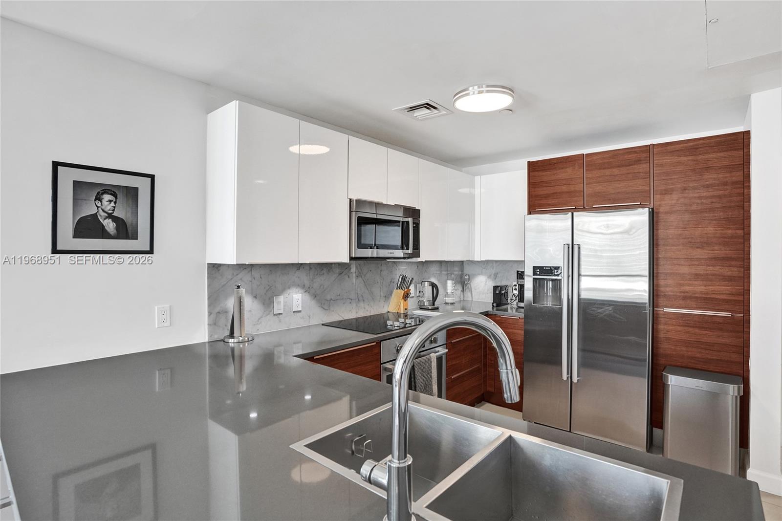 THE CRIMSON CONDO - Residential Lease