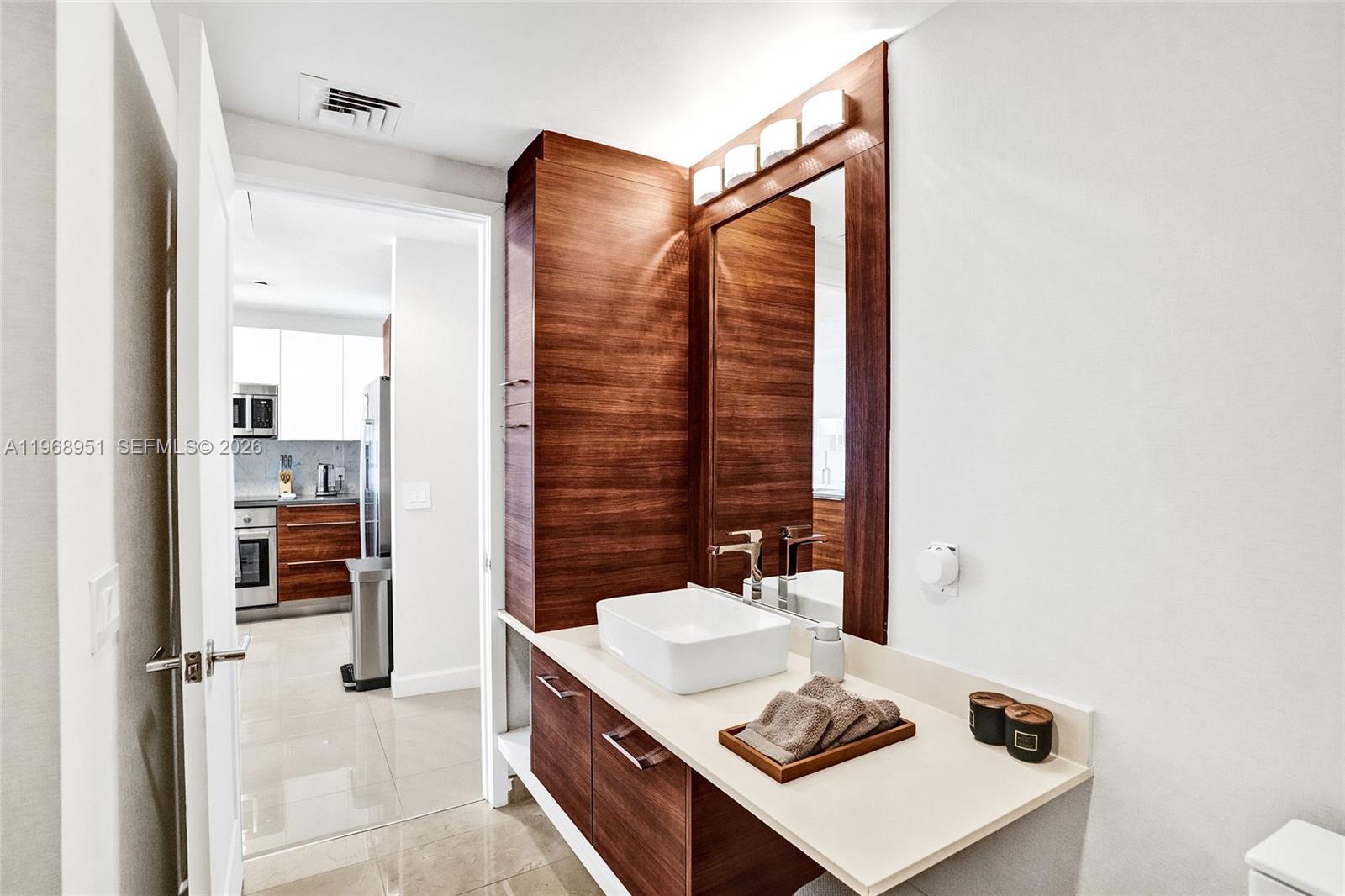 THE CRIMSON CONDO - Residential Lease