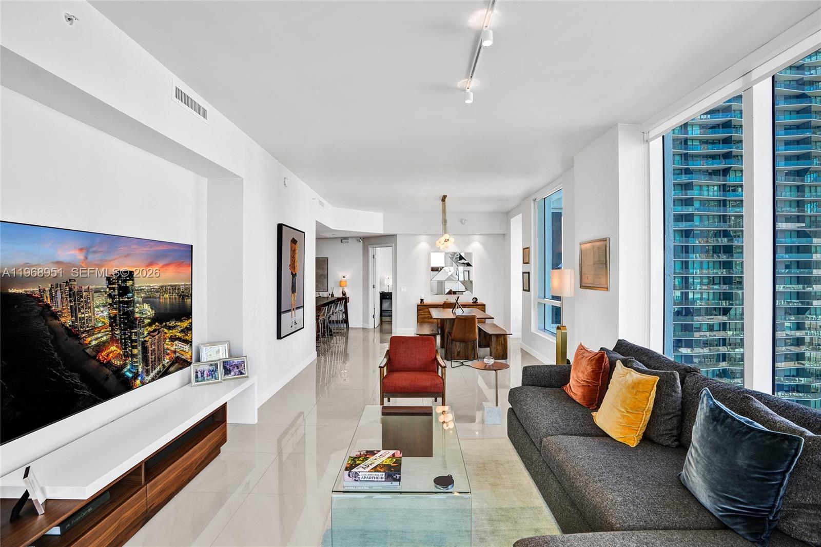 THE CRIMSON CONDO - Residential Lease