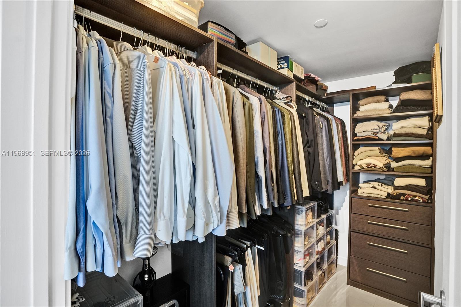 THE CRIMSON CONDO - Residential Lease