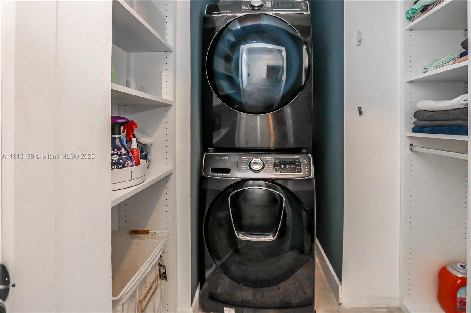 LOOK HOMESITES NO 4 - Residential