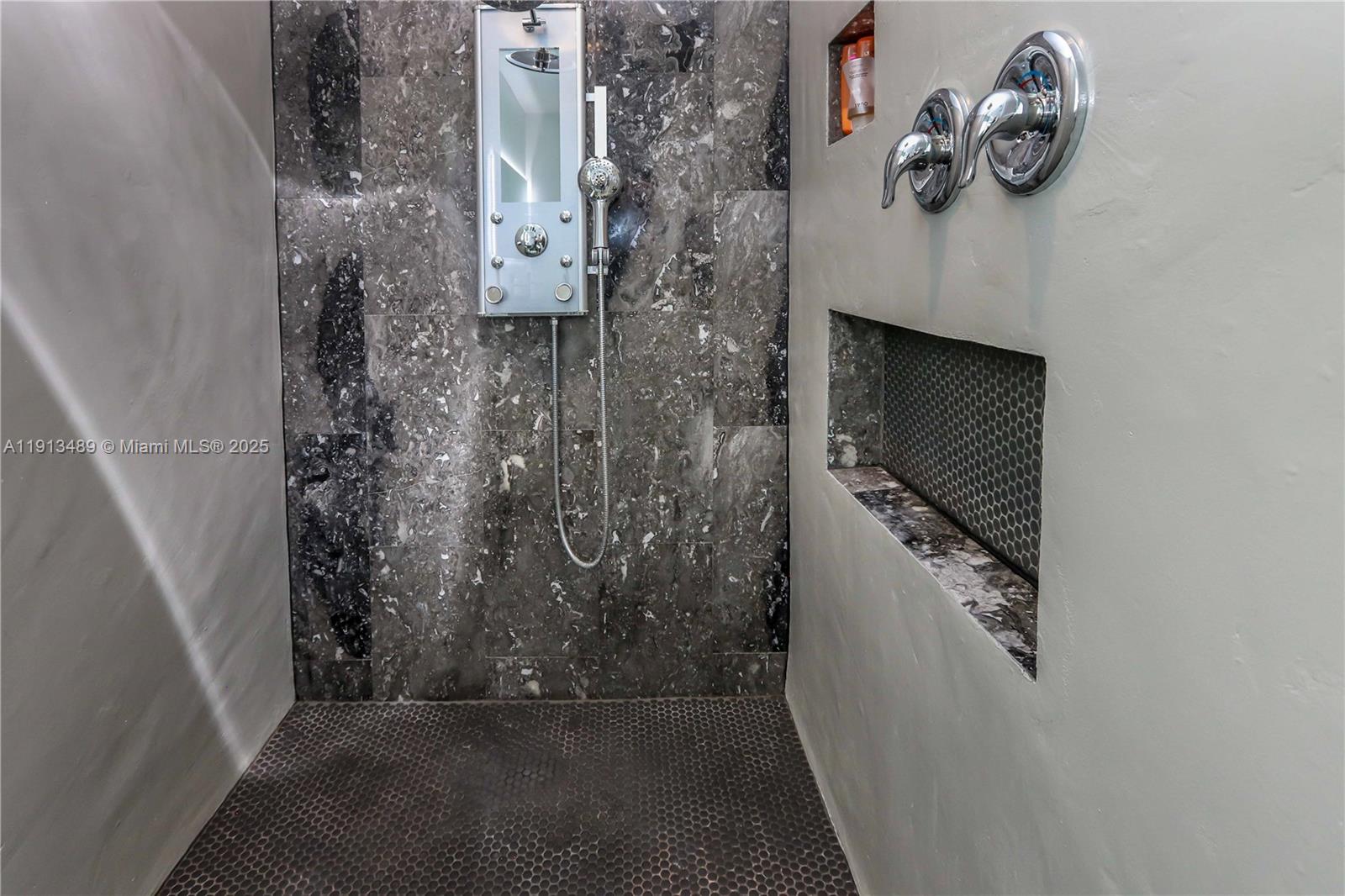 LOOK HOMESITES NO 4 - Residential