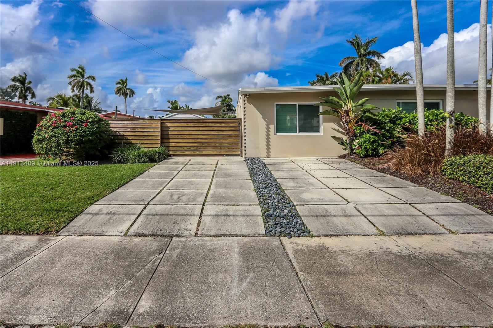 LOOK HOMESITES NO 4 - Residential