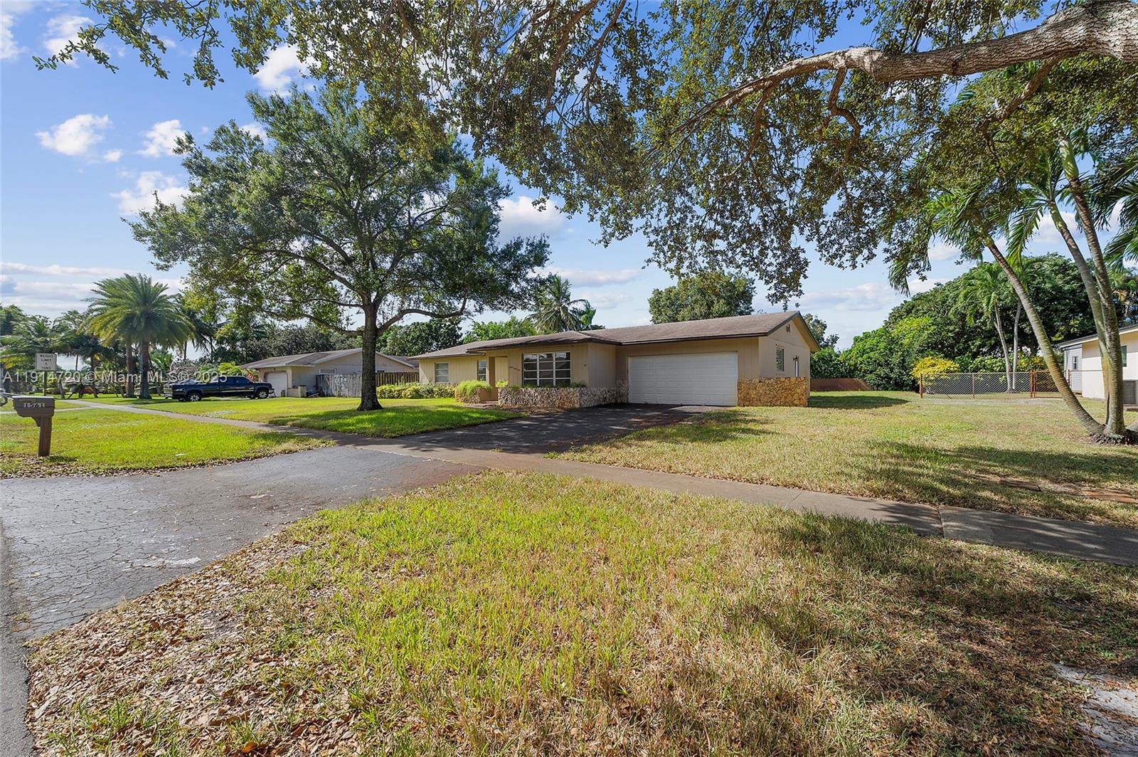 ROYAL PALM SOUTH SEC 1 - Residential