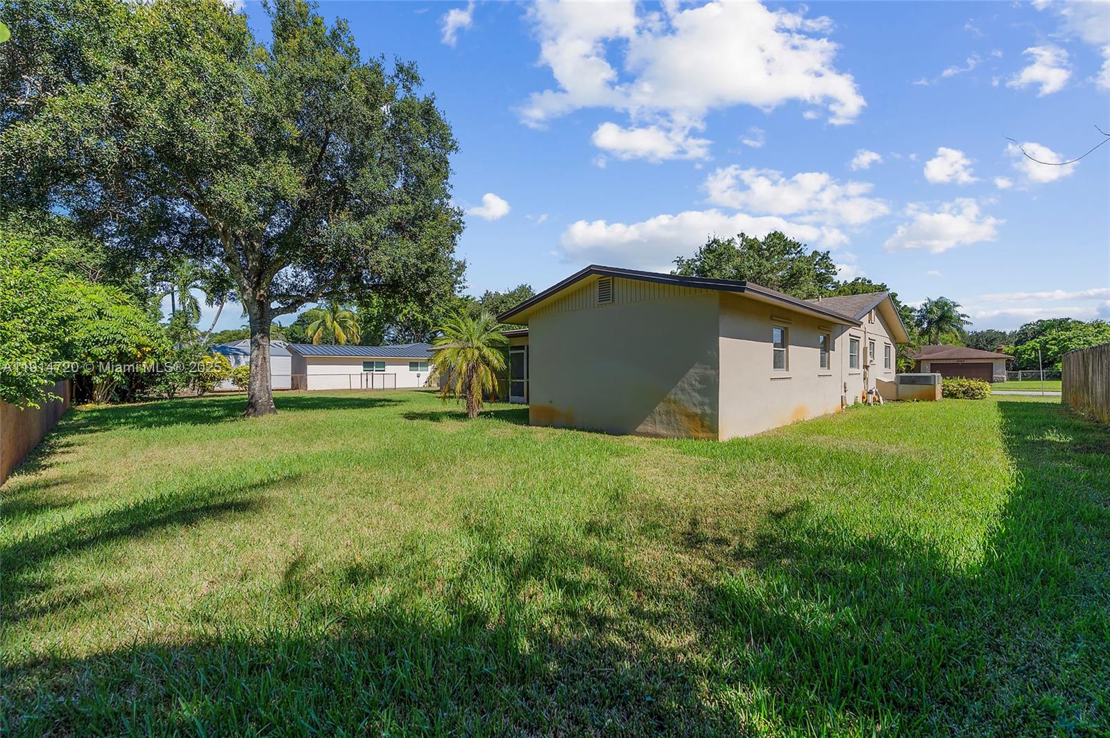 ROYAL PALM SOUTH SEC 1 - Residential