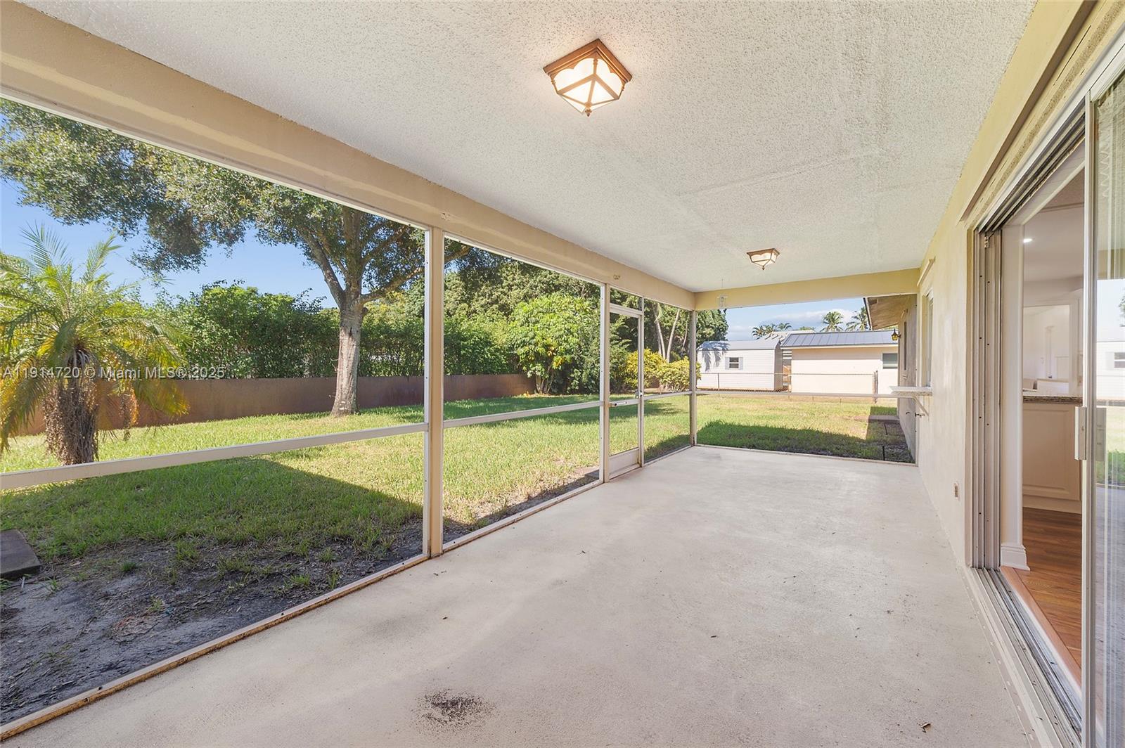 ROYAL PALM SOUTH SEC 1 - Residential