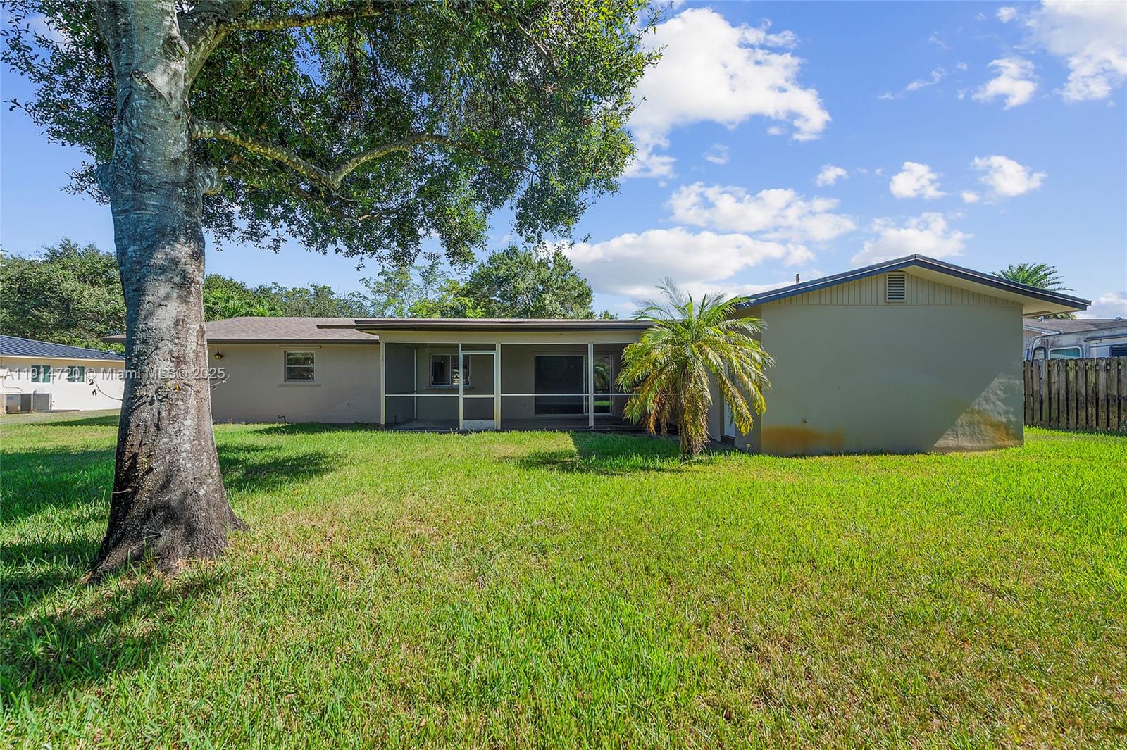 ROYAL PALM SOUTH SEC 1 - Residential