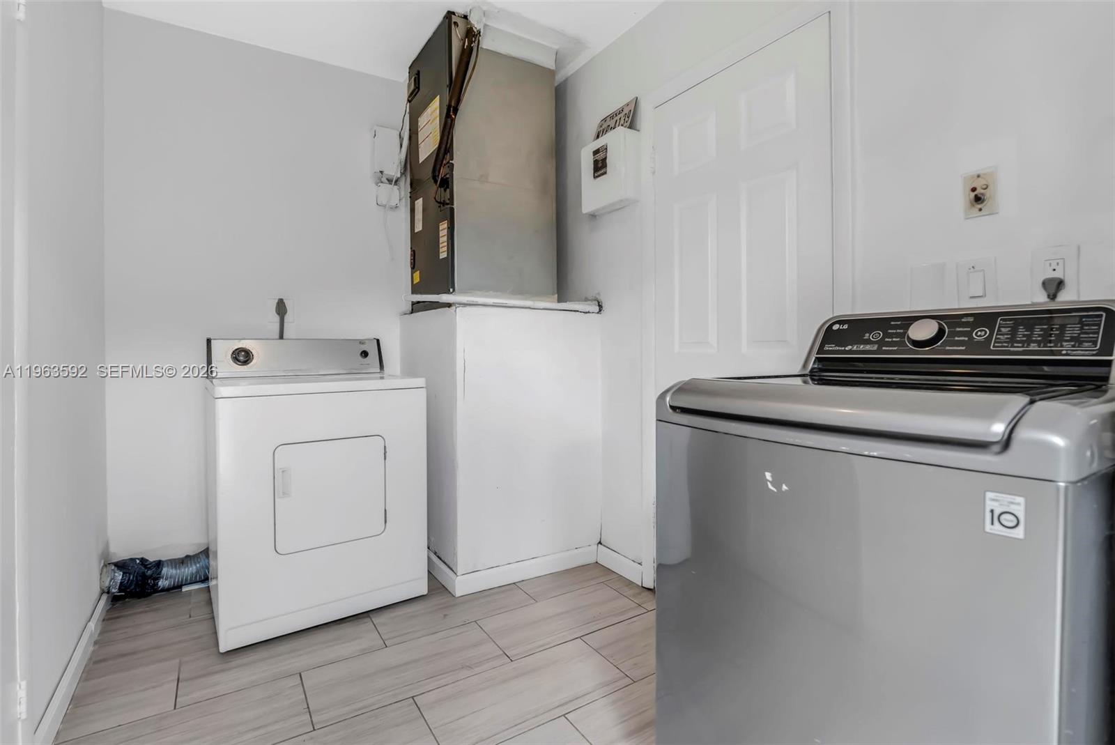 LINWOOD GARDENS NO 1 - Residential