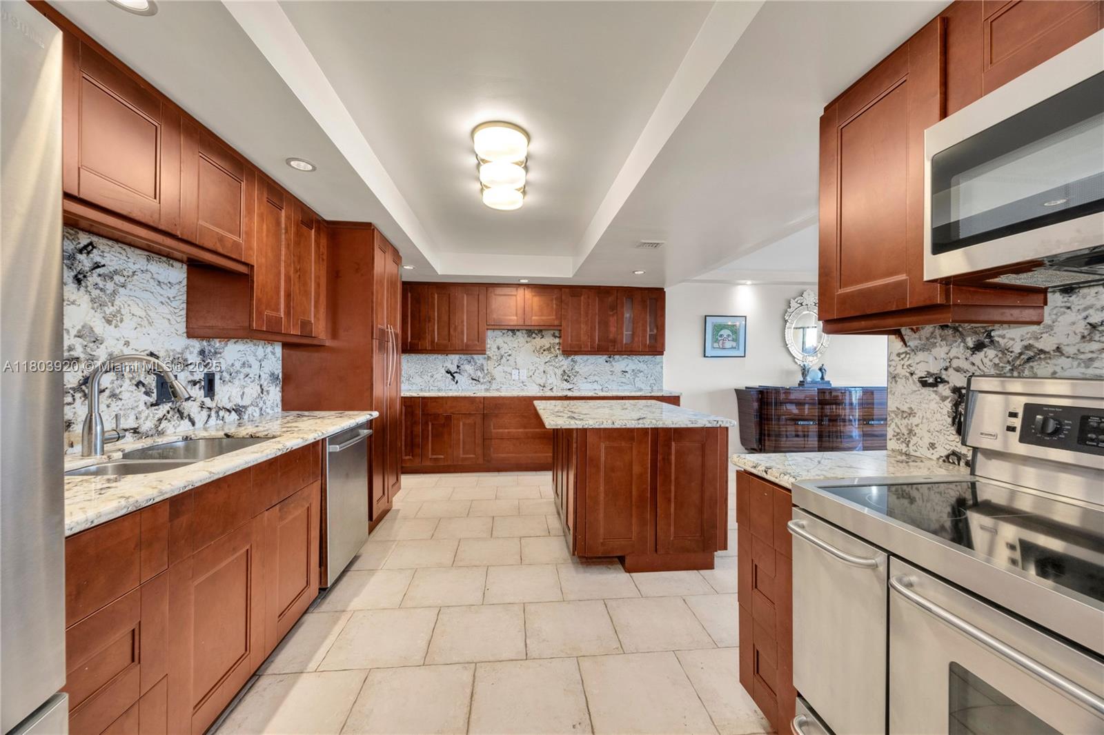 CRICKET CLUB CONDO - Residential