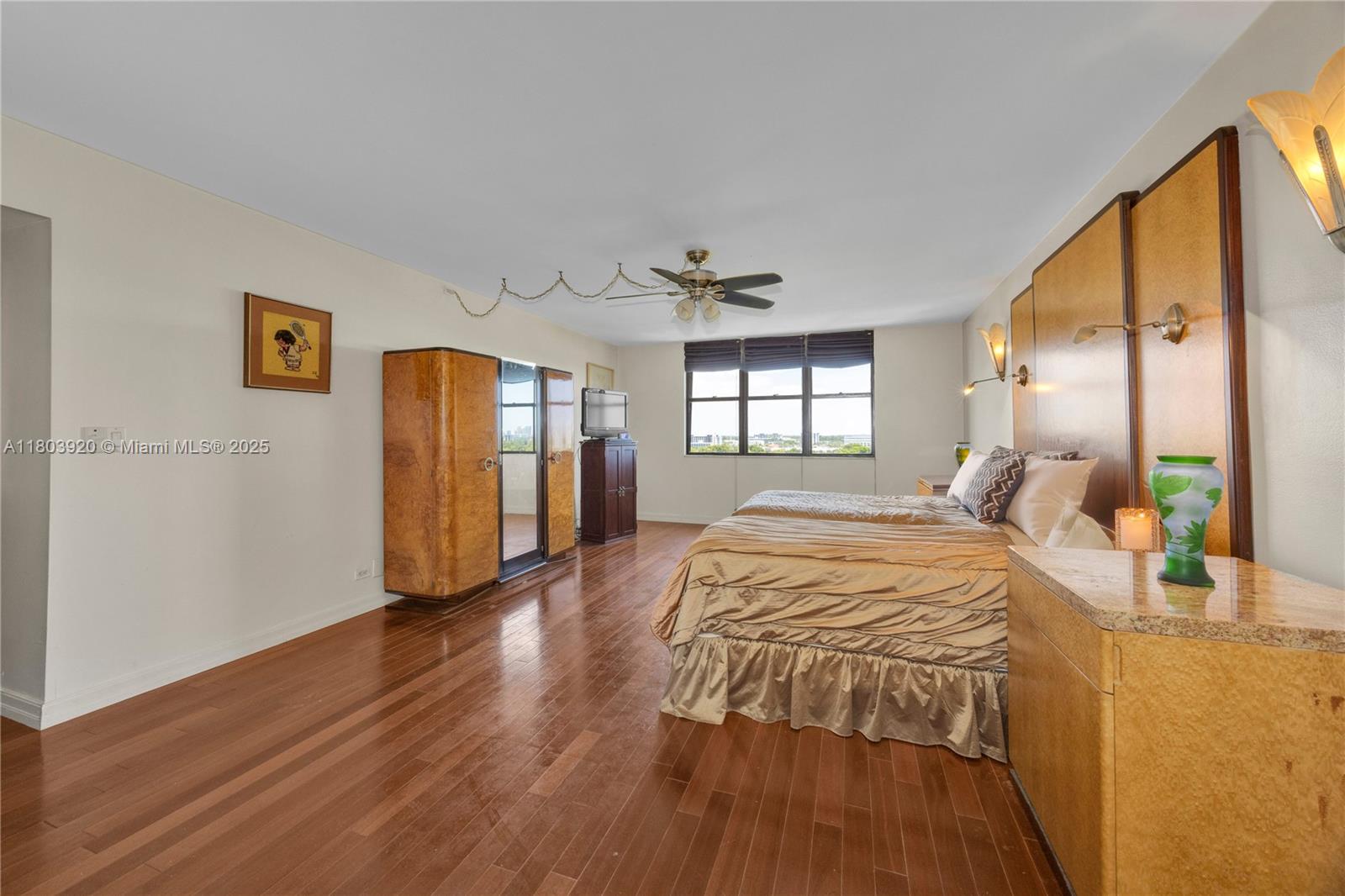 CRICKET CLUB CONDO - Residential