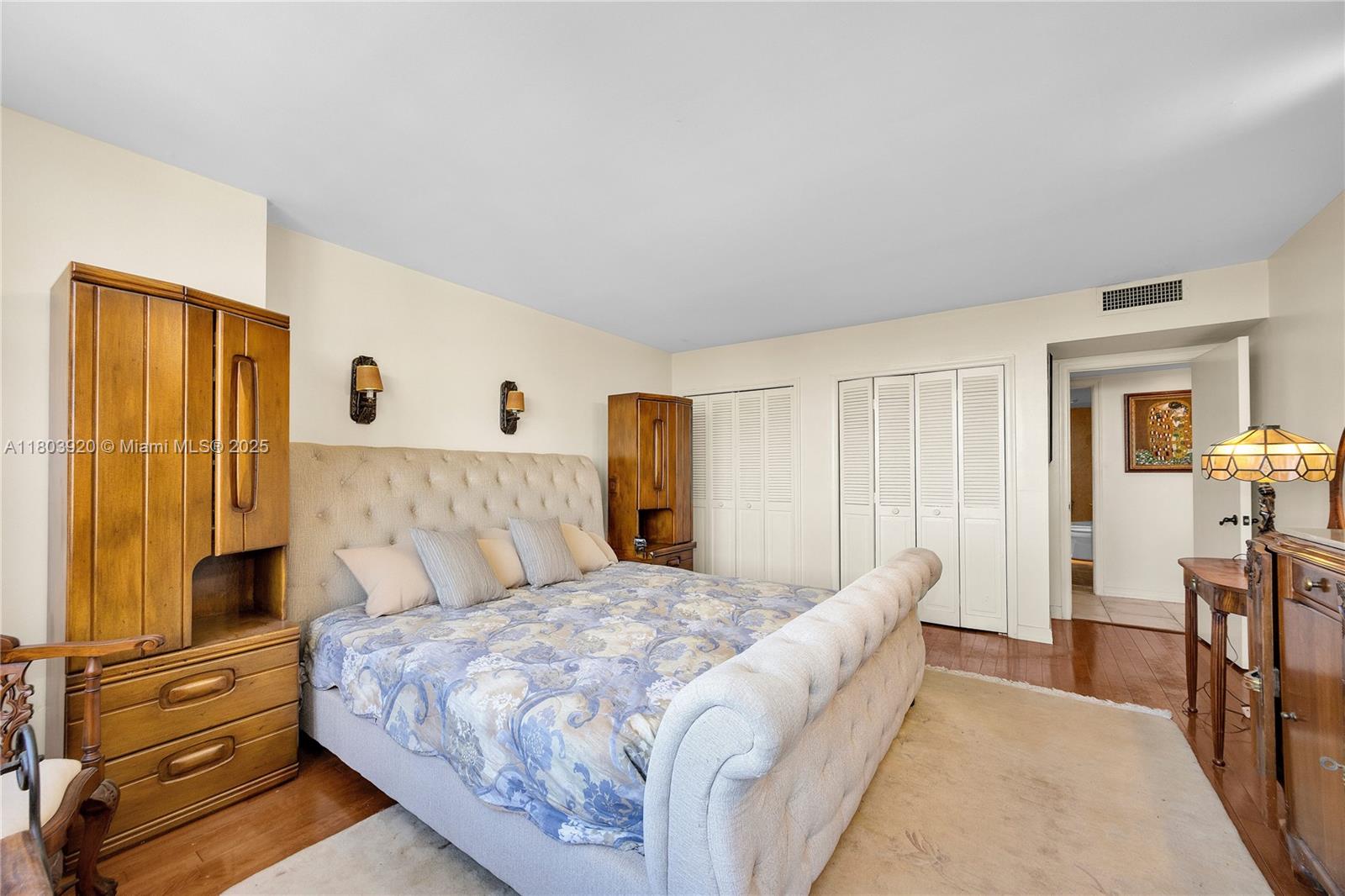 CRICKET CLUB CONDO - Residential