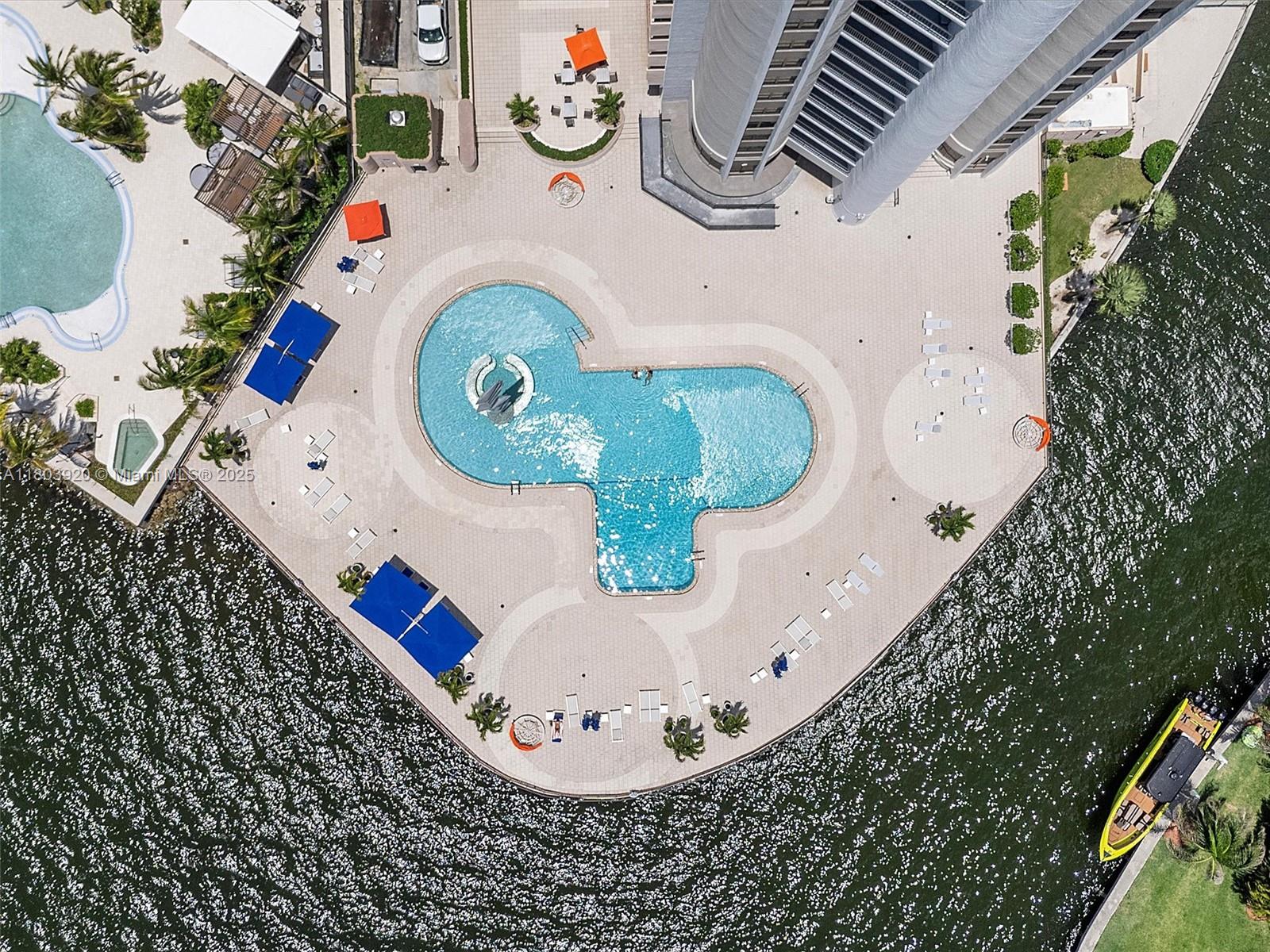 CRICKET CLUB CONDO - Residential