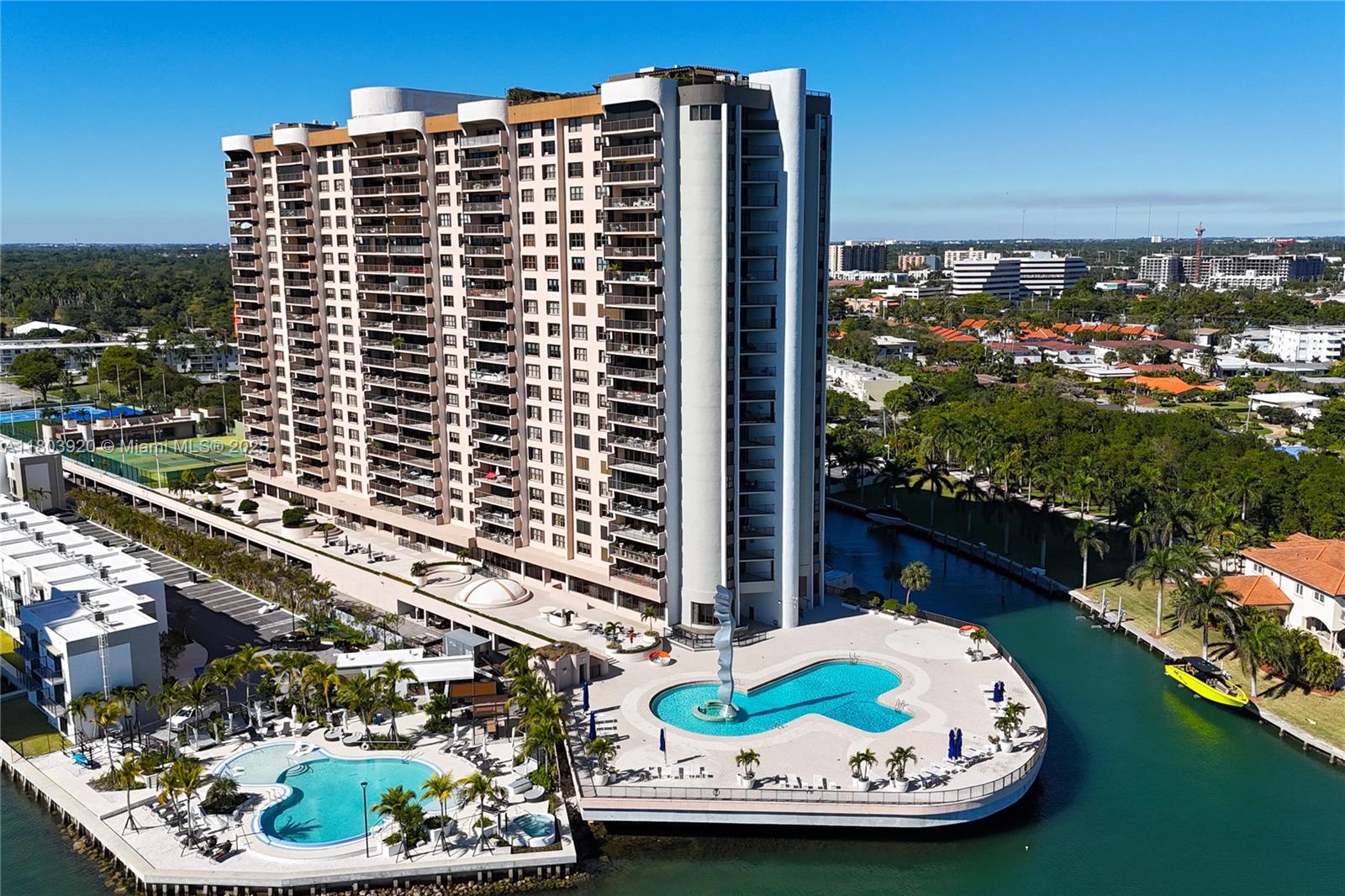 CRICKET CLUB CONDO - Residential