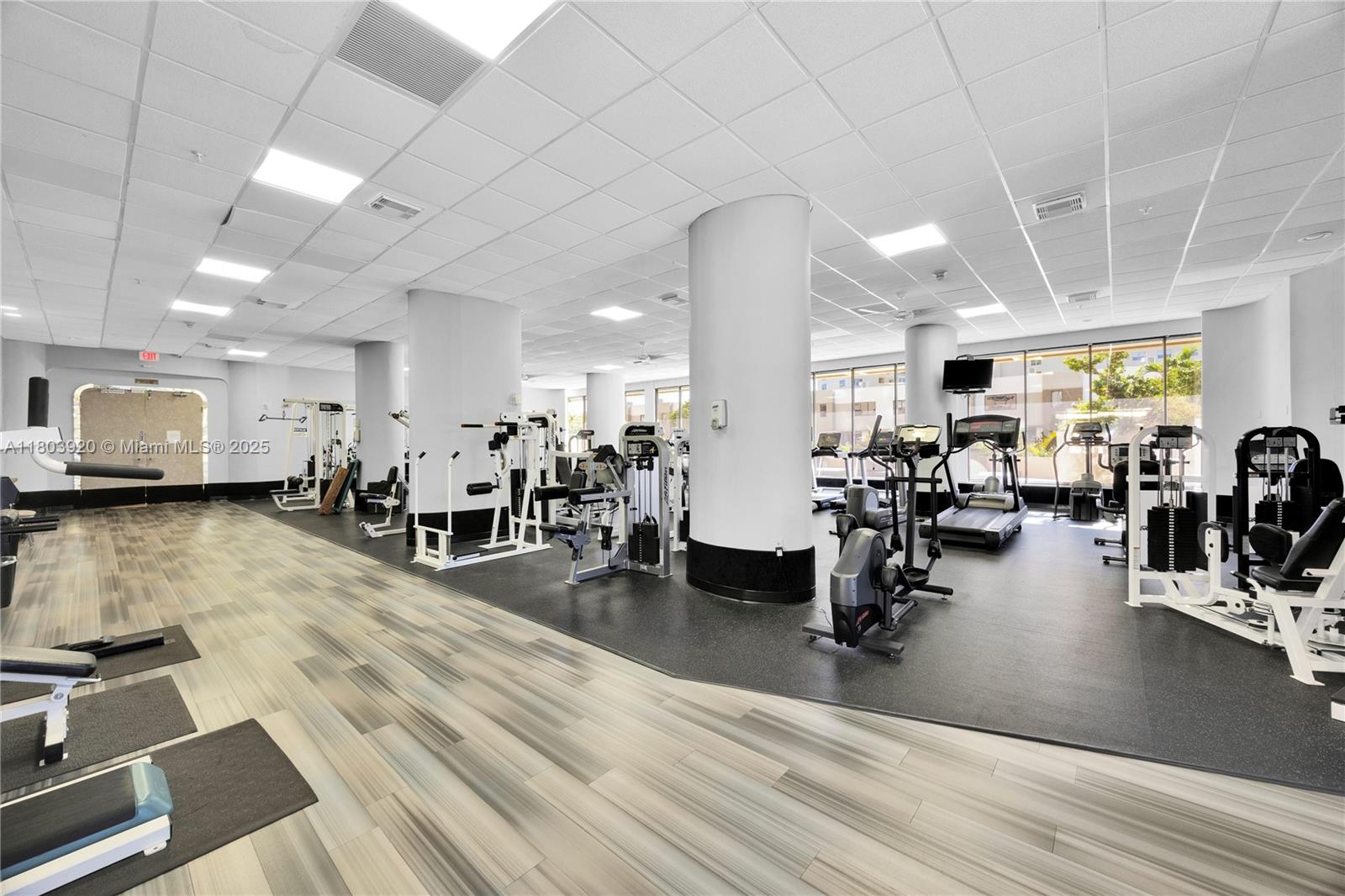 CRICKET CLUB CONDO - Residential