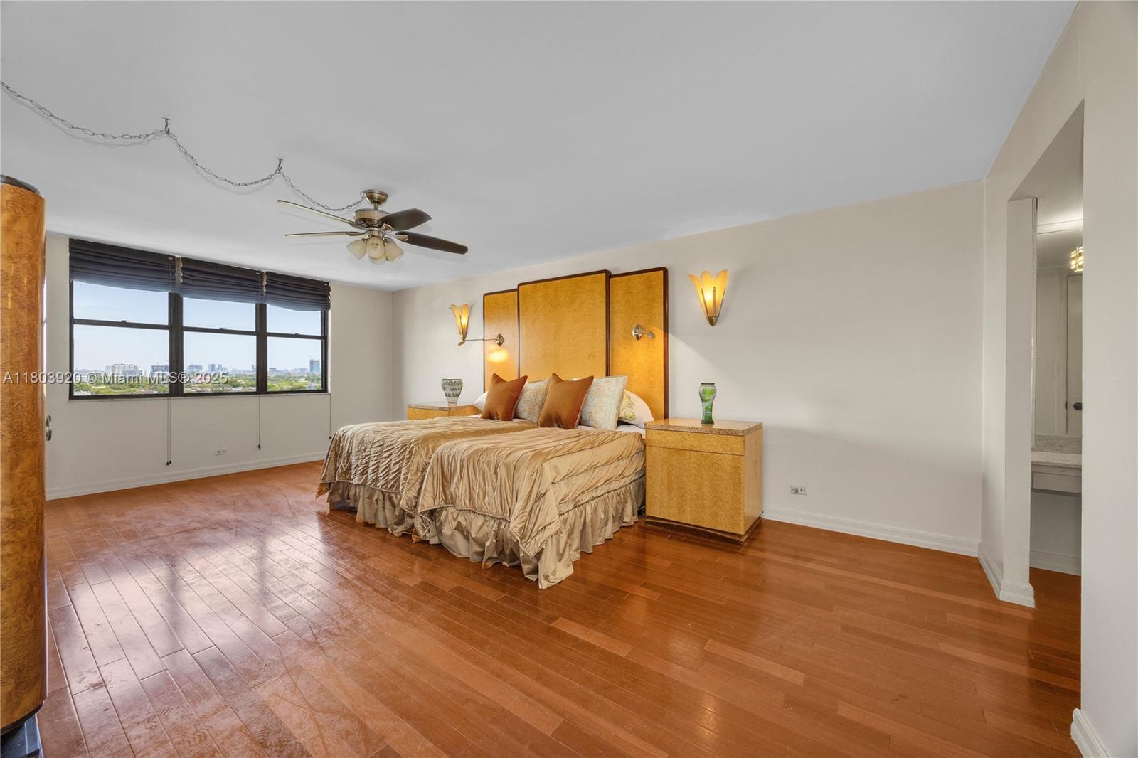 CRICKET CLUB CONDO - Residential