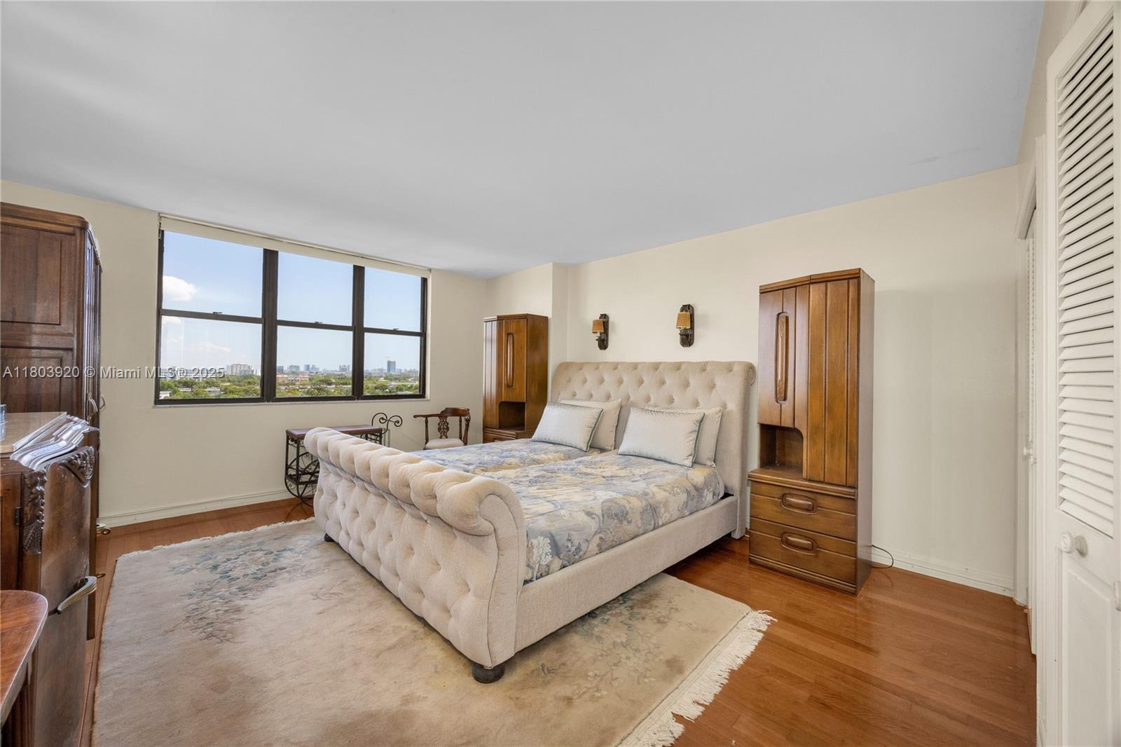 CRICKET CLUB CONDO - Residential