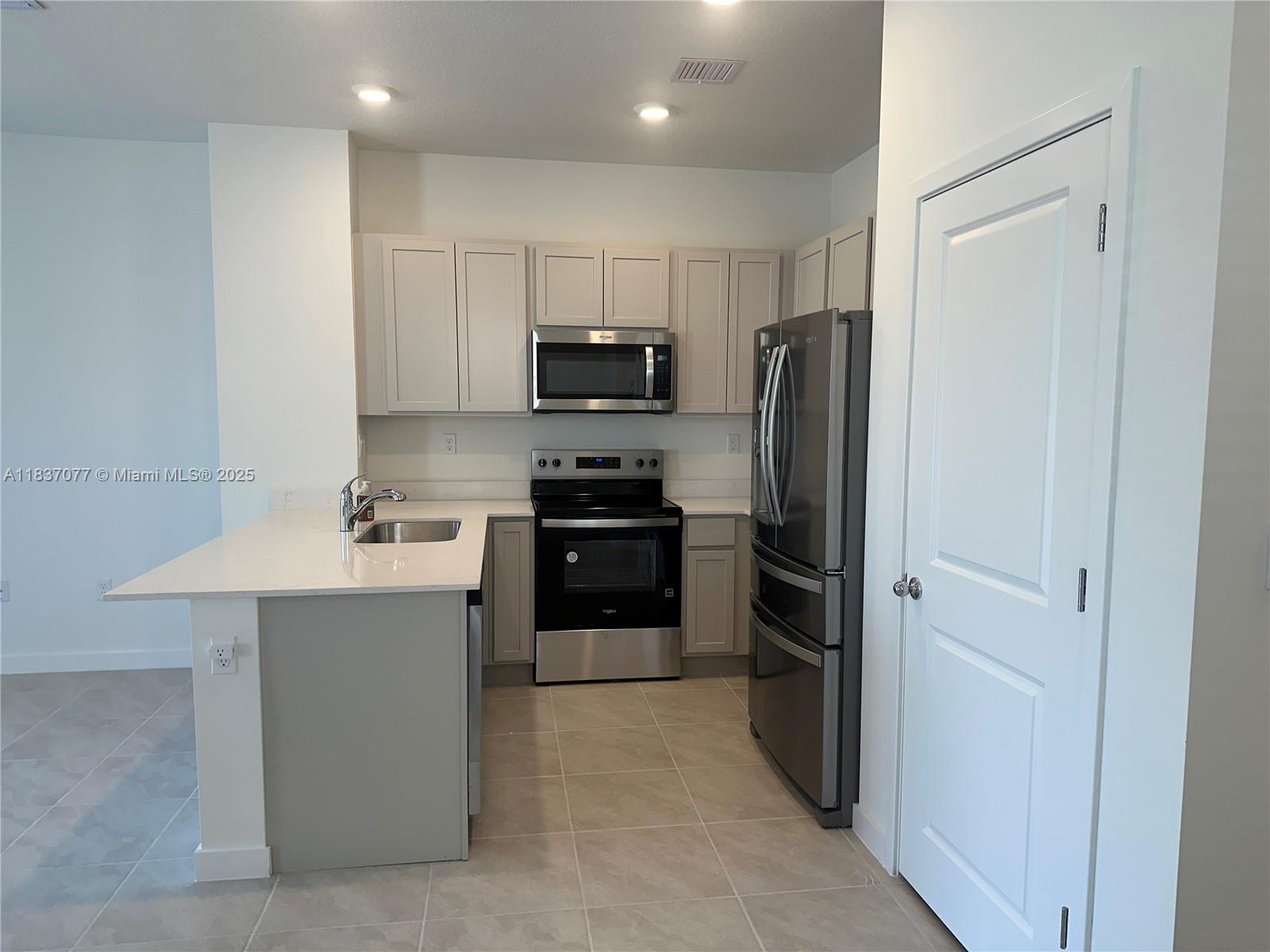 822 SW 11th Ter