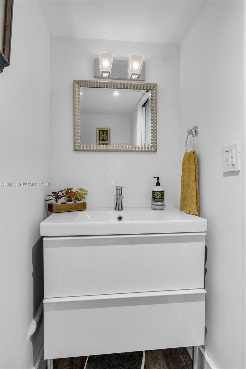 BRICKELL BISCAYNE CONDO - Residential Lease