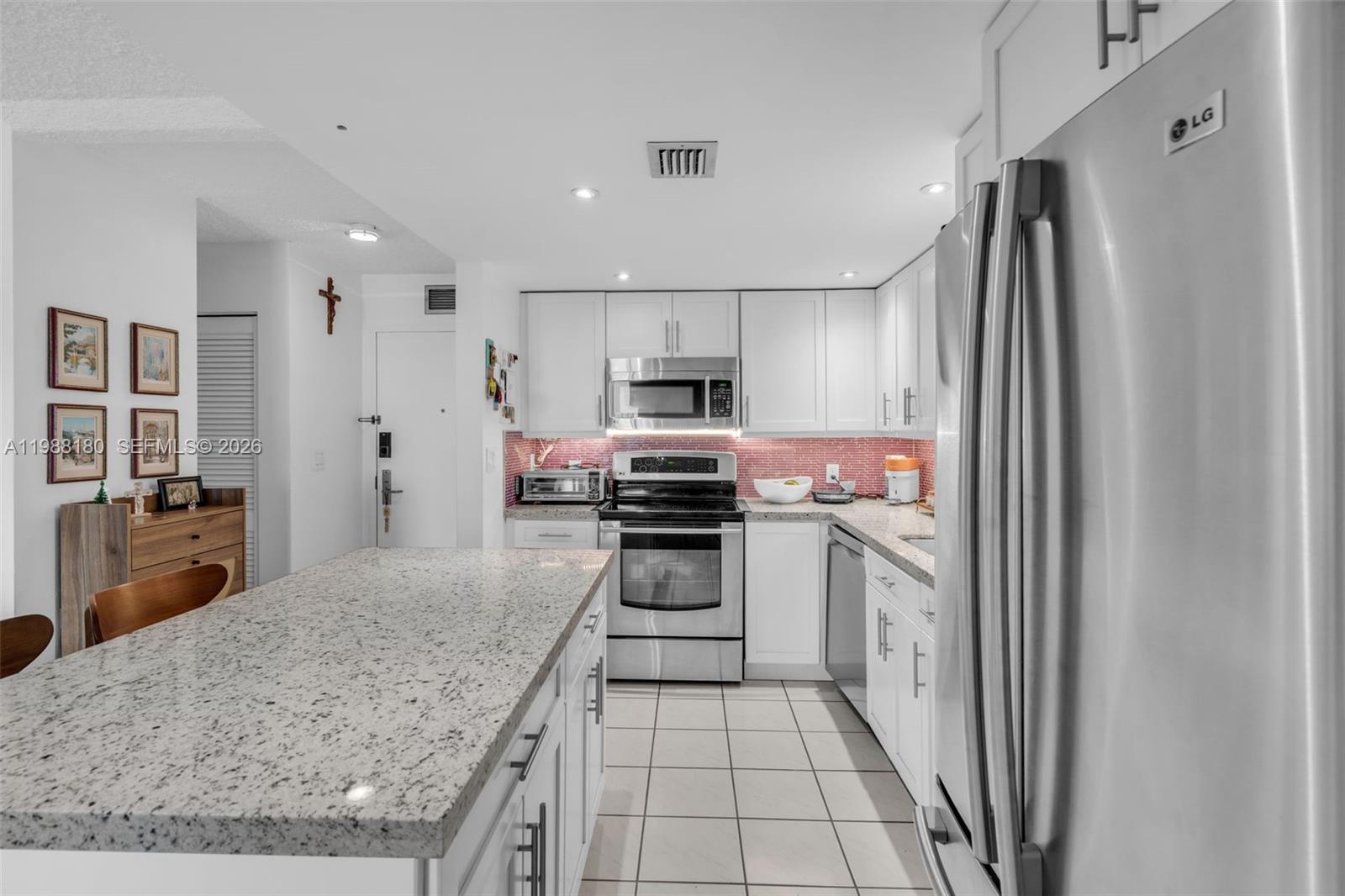 BRICKELL BISCAYNE CONDO - Residential Lease