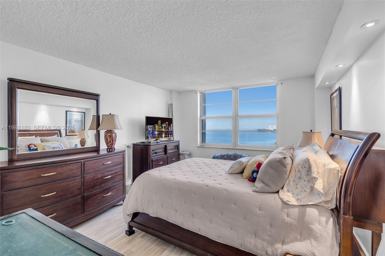 BRICKELL BISCAYNE CONDO - Residential Lease