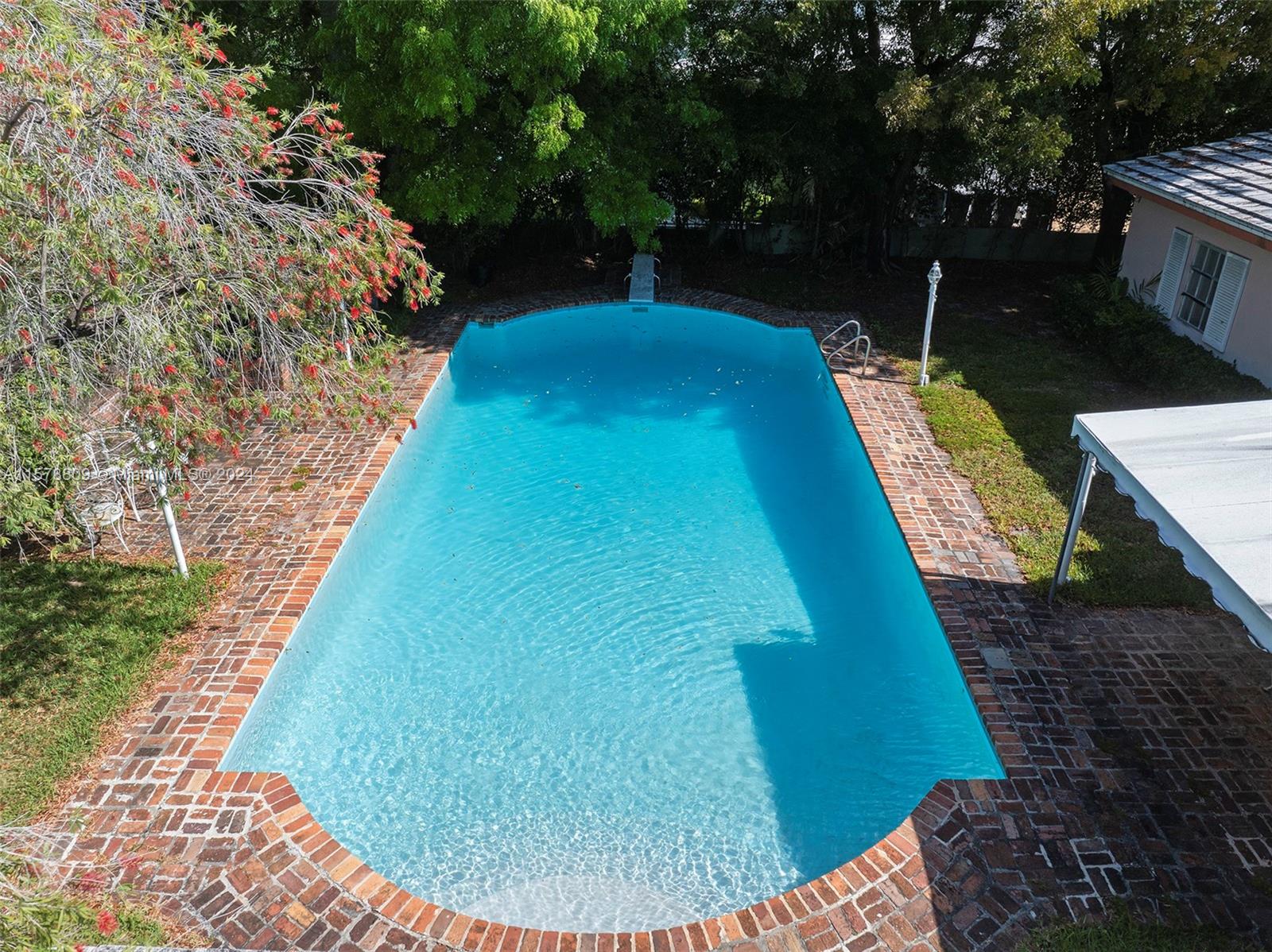 SUNSET ISLANDS-ISLAND NO - Residential