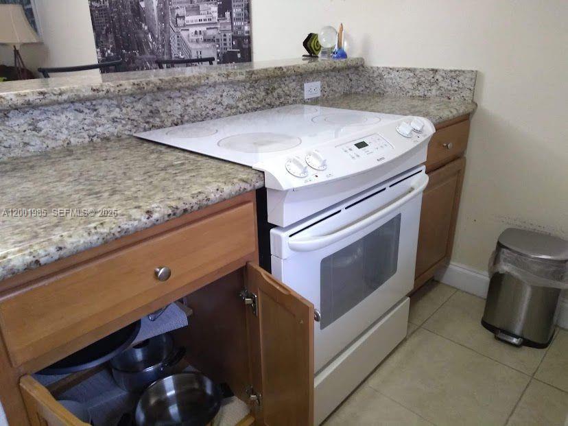 VILLAGE AT DADELAND CONDO - Residential