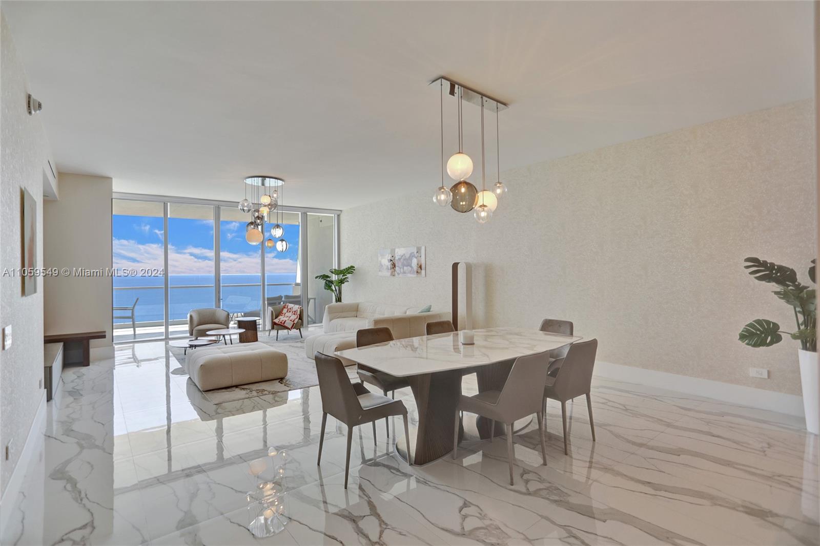 TURNBERRY OCEAN CLUB - Residential