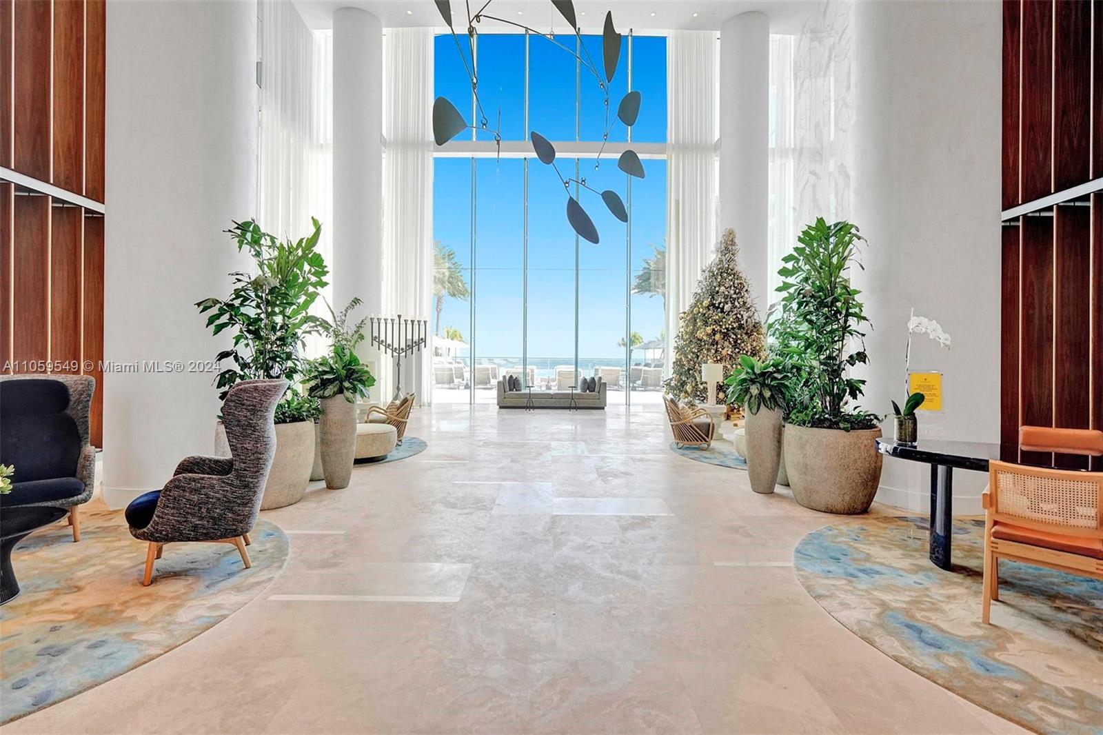 TURNBERRY OCEAN CLUB - Residential