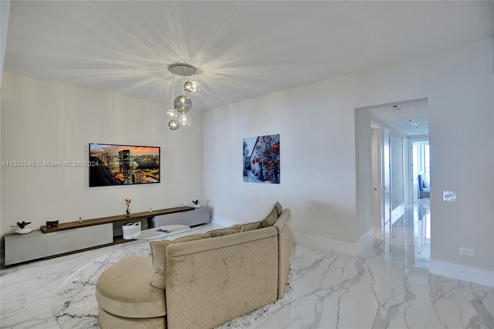 TURNBERRY OCEAN CLUB - Residential