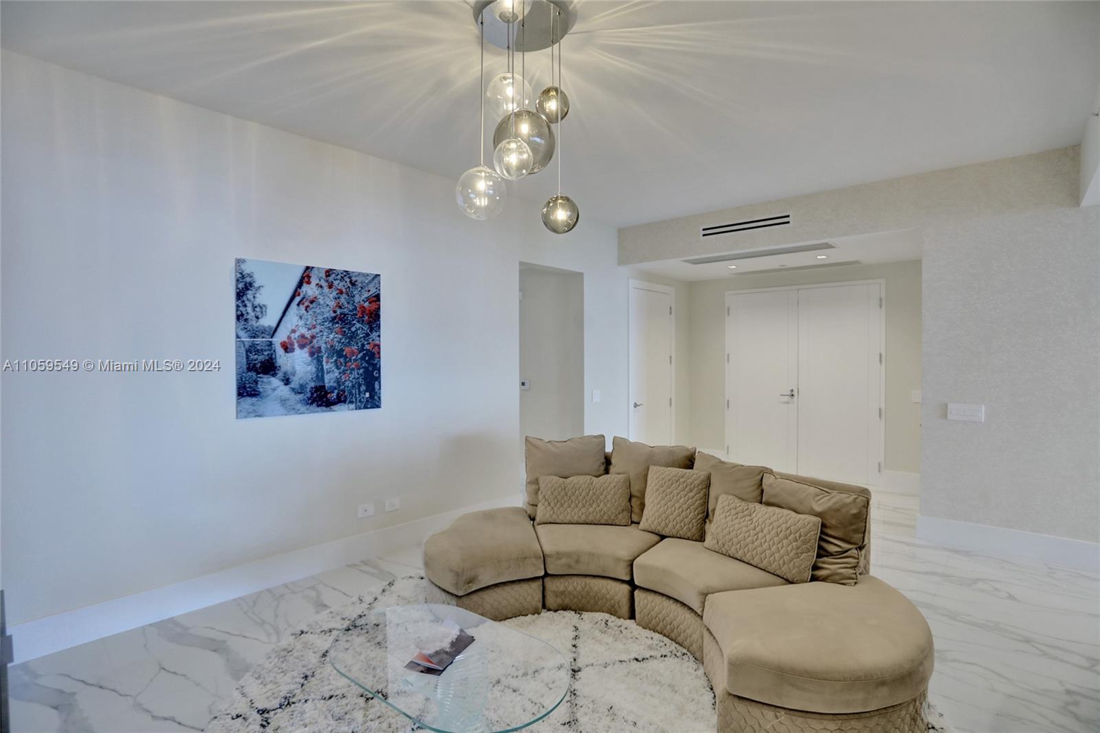 TURNBERRY OCEAN CLUB - Residential