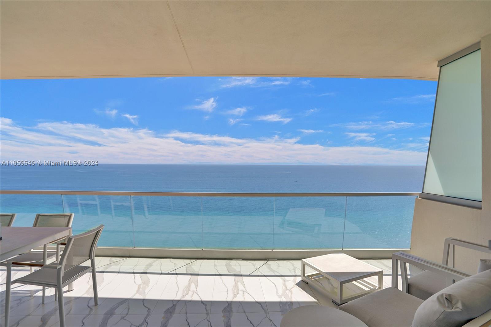 TURNBERRY OCEAN CLUB - Residential