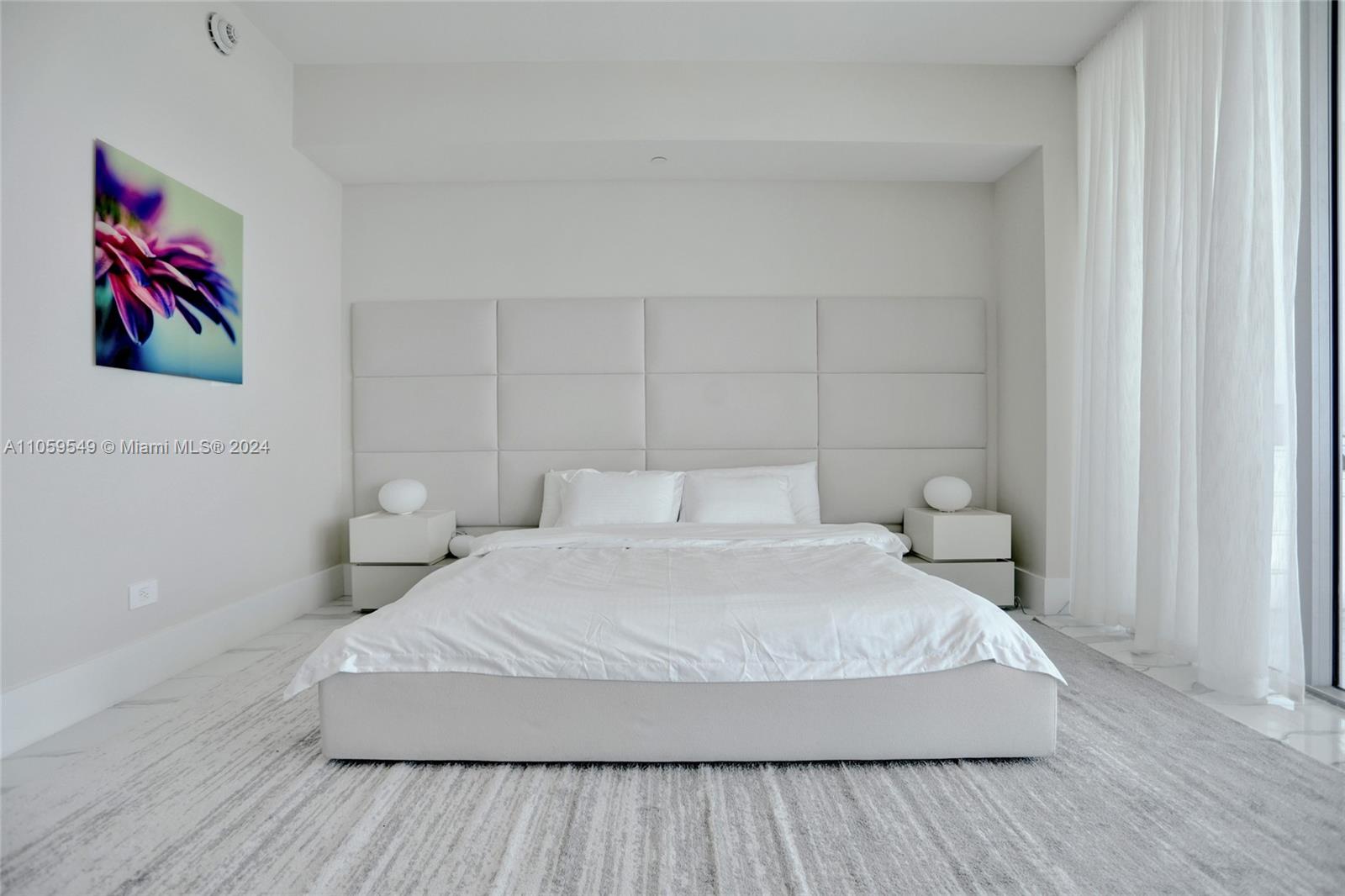 TURNBERRY OCEAN CLUB - Residential