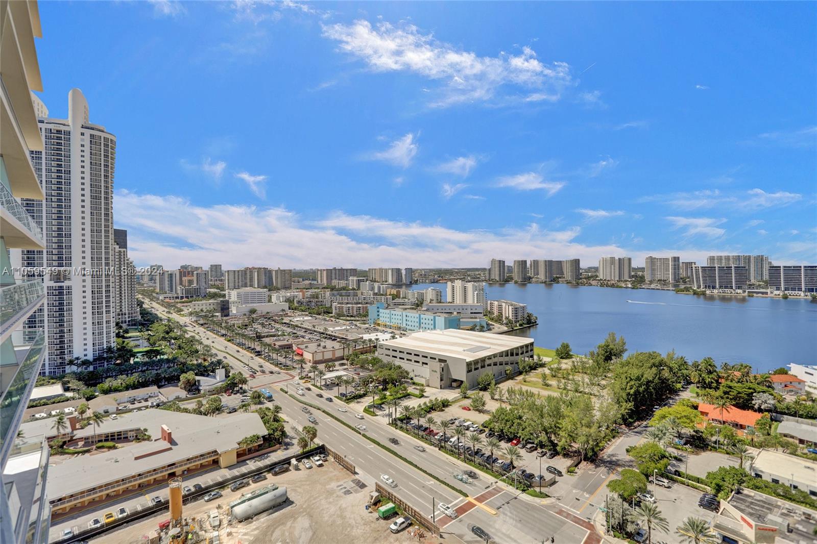 TURNBERRY OCEAN CLUB - Residential