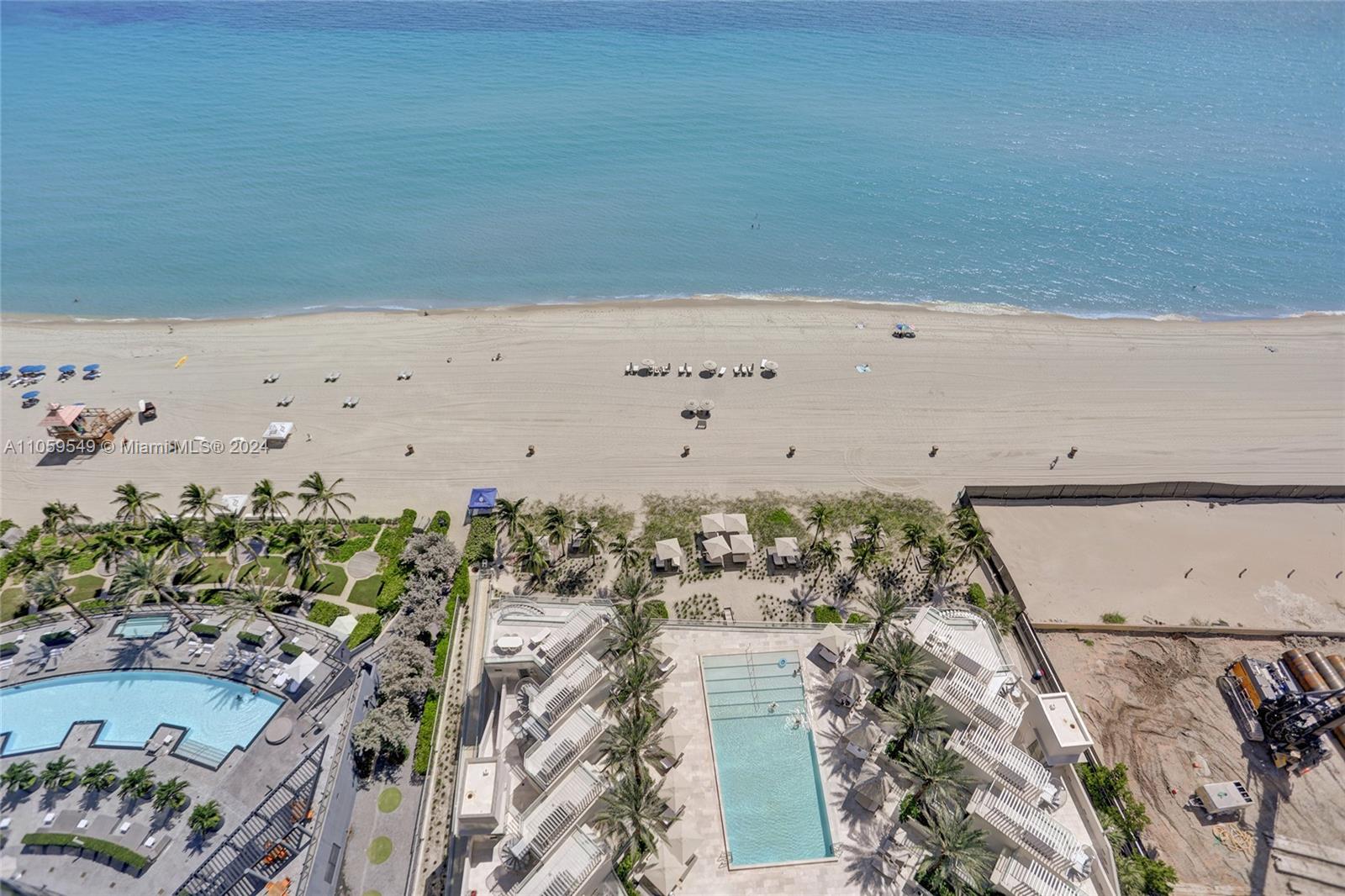TURNBERRY OCEAN CLUB - Residential