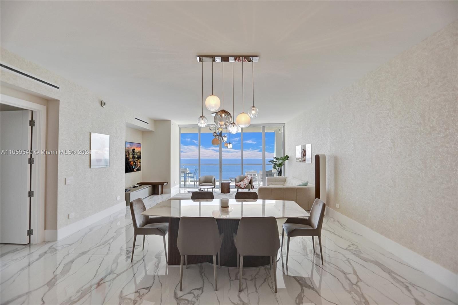 TURNBERRY OCEAN CLUB - Residential