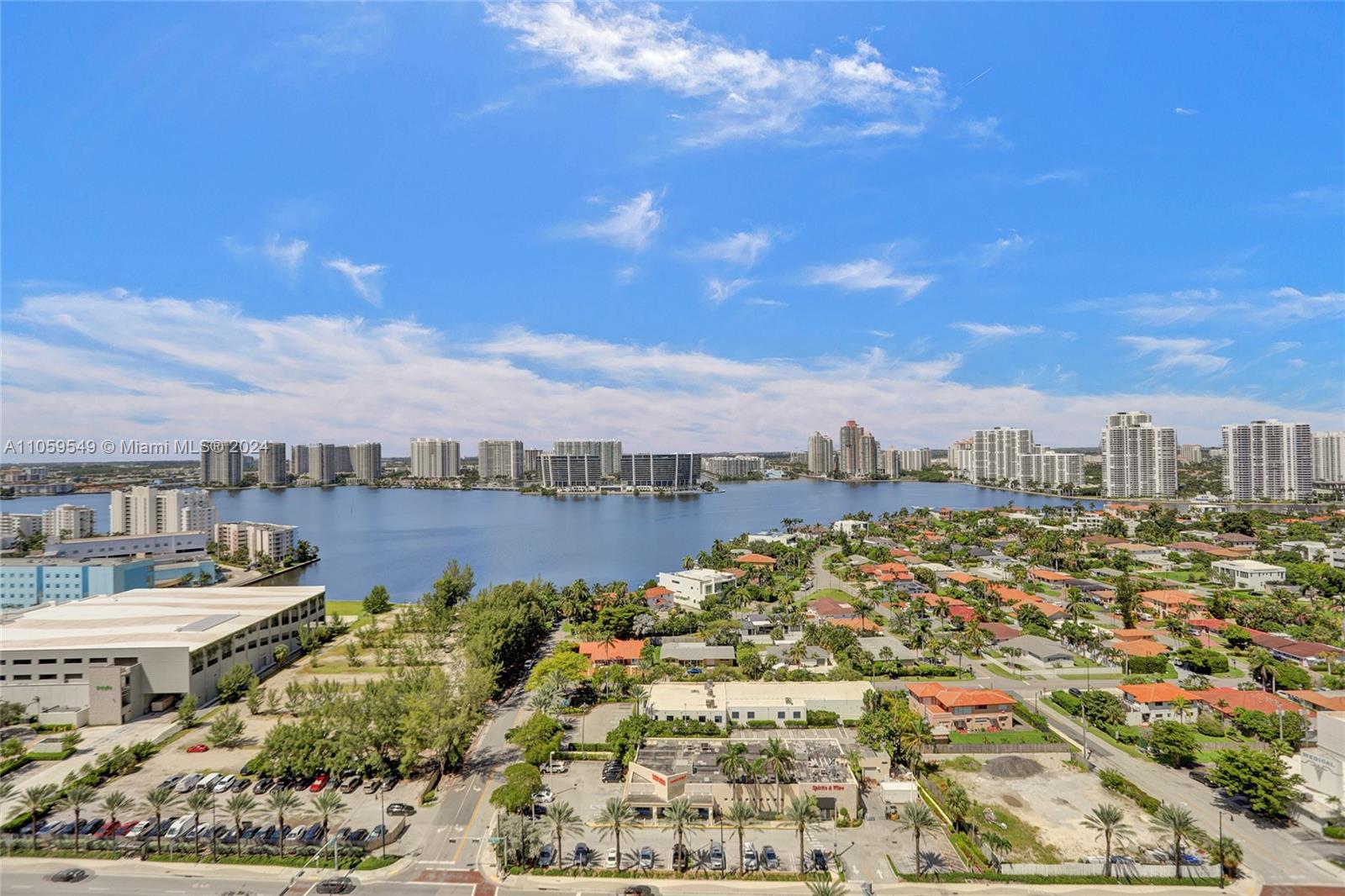 TURNBERRY OCEAN CLUB - Residential