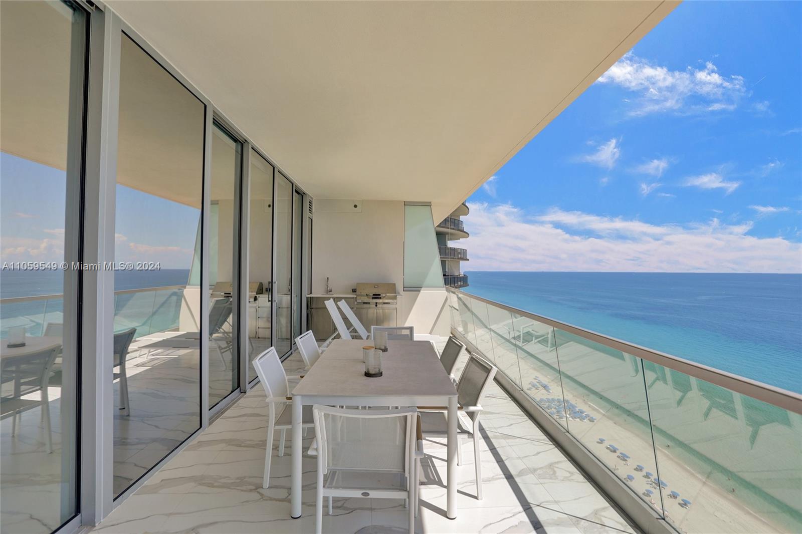 TURNBERRY OCEAN CLUB - Residential