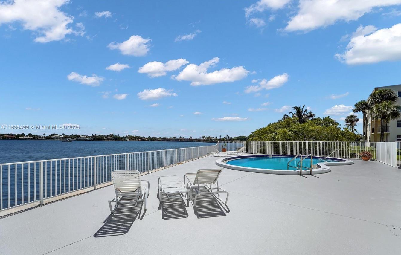 View photos, virtual tours, details... 301 Croton Ave 203