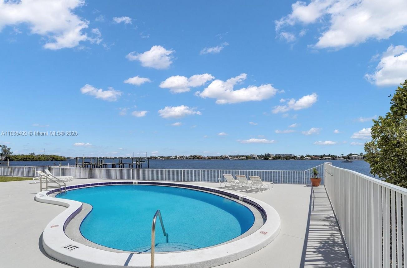 View photos, virtual tours, details... 301 Croton Ave 203