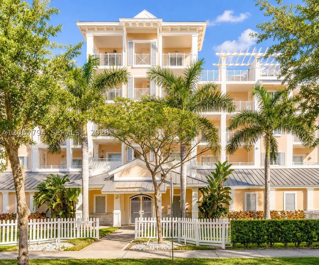 Photo of 1931 NE 2nd St #405, Deerfield Beach, FL 33441 (MLS # A12057794)
