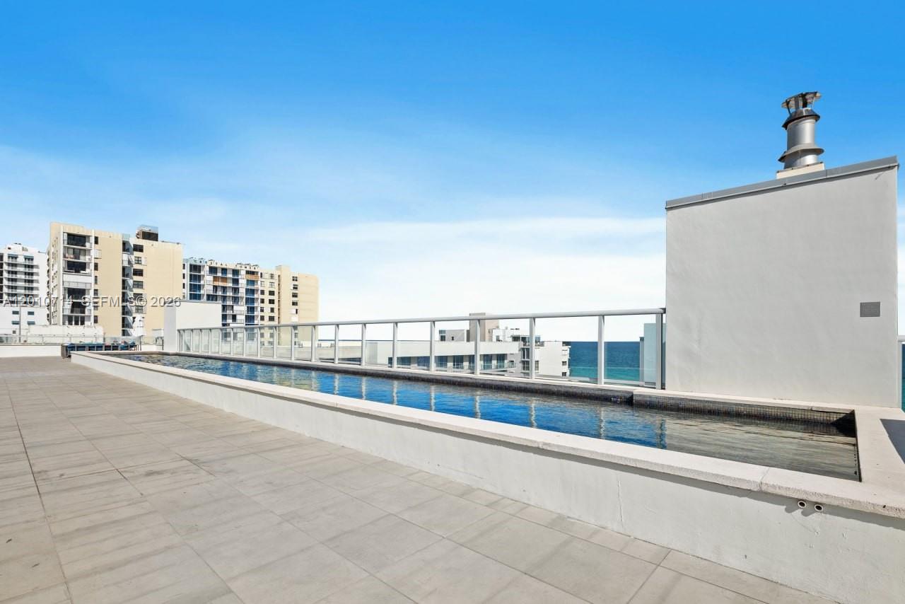 COSTA HOLLYWOOD CONDO - Residential