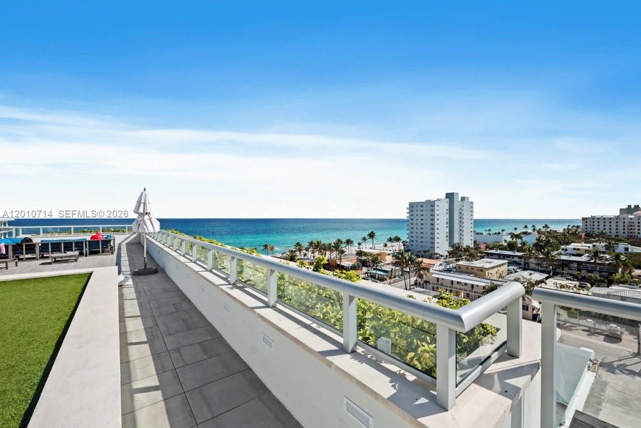 COSTA HOLLYWOOD CONDO - Residential